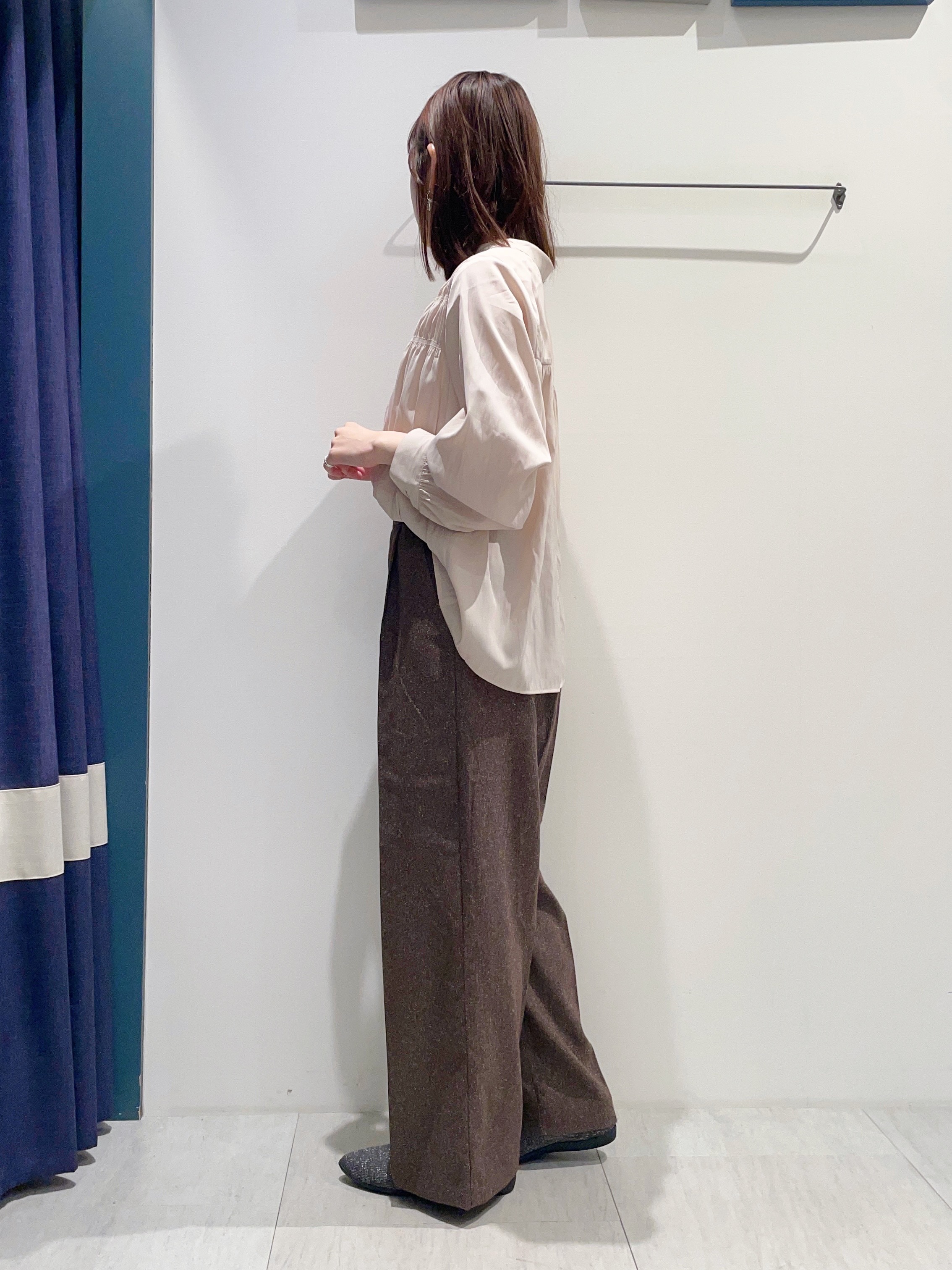 haruさんの「grove｜【お仕事◎】ヴィンテージサテンシャーリングブラウス」を使ったコーディネート