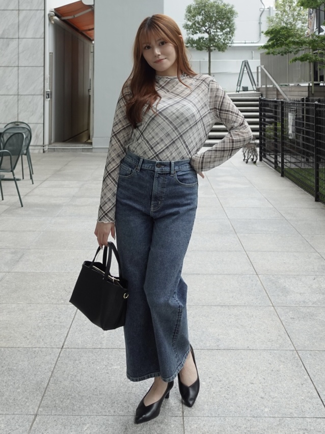 sayaさんの「SHOO･LA･RUE｜【S-LL/洗濯機可】コーデにプラスするだけで垢抜ける 柄アソートシアーチュールトップス」を使ったコーディネート