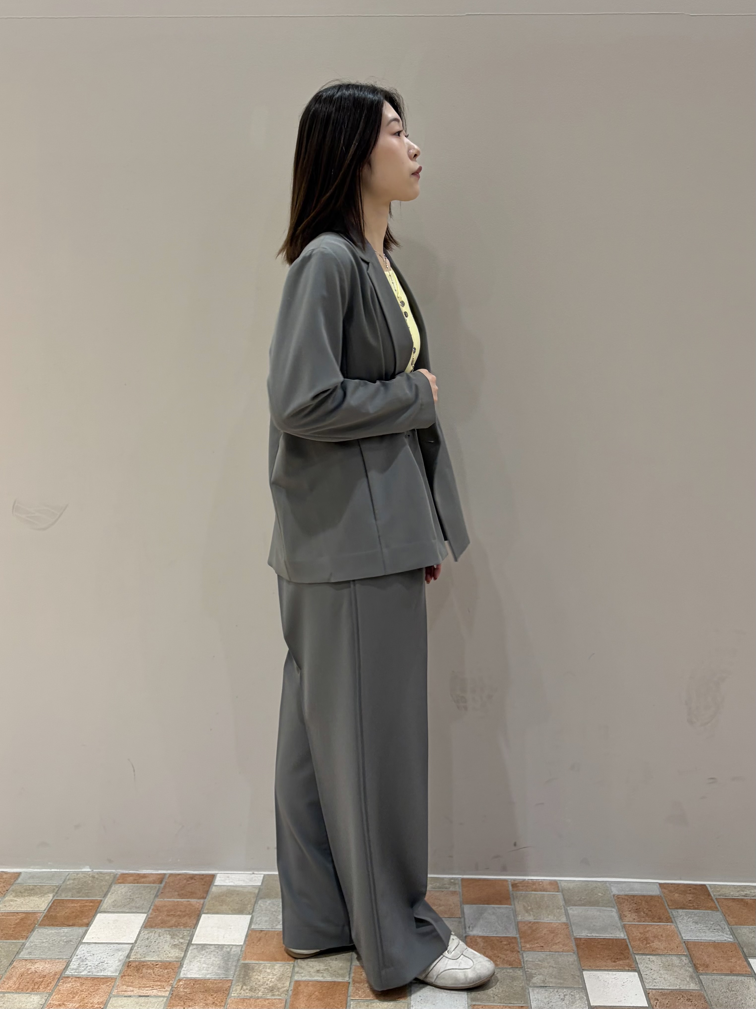 amiさんの「INDIVI｜ラインロングネックレス」を使ったコーディネート