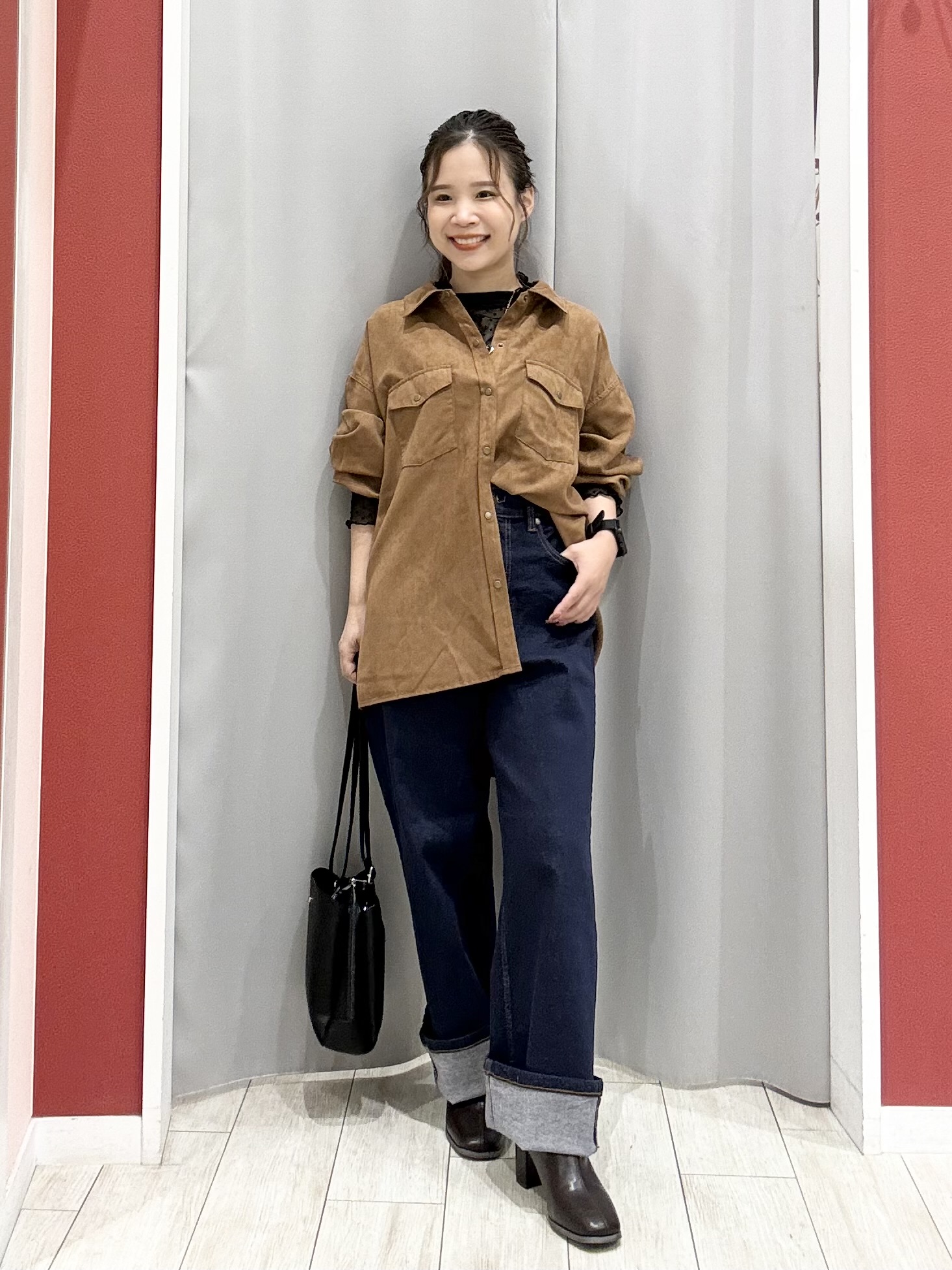 shioさんの「SHOO･LA･RUE｜【S-LL/洗濯機可】なめらかさが心地いい。スエード調ポケットシャツ」を使ったコーディネート