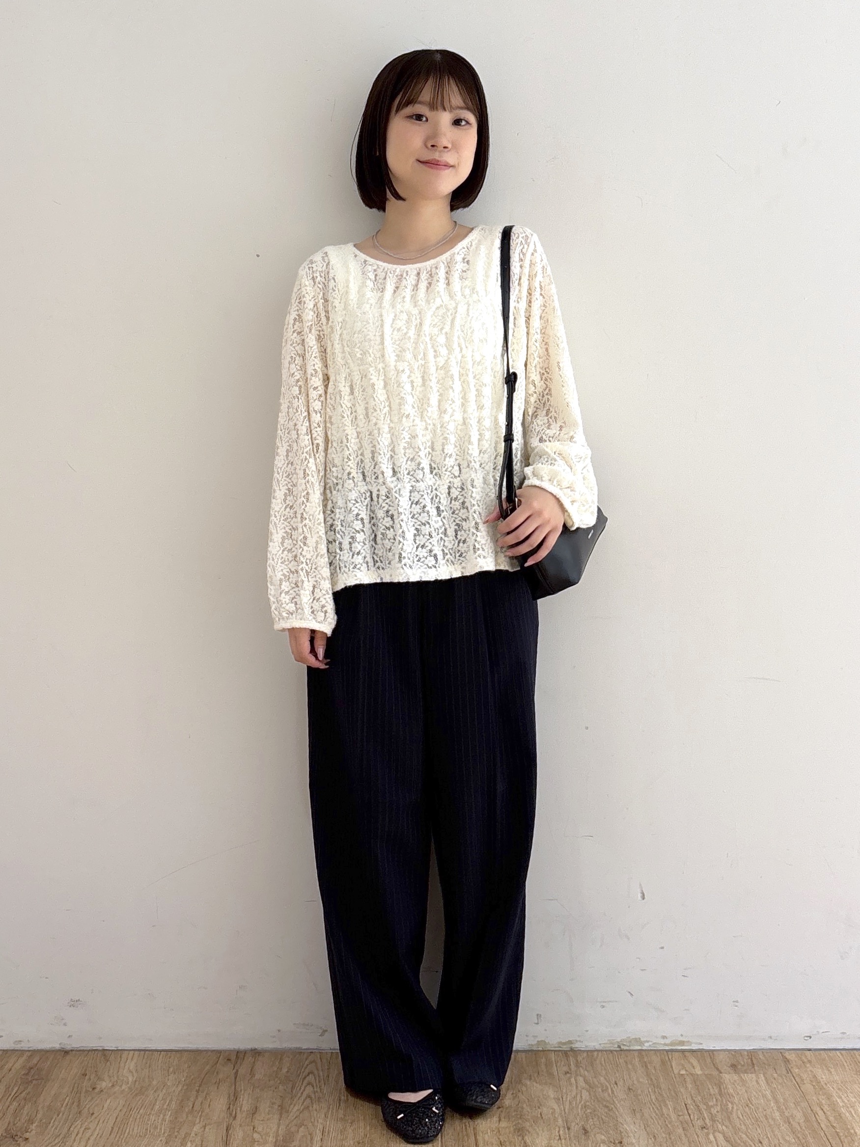 mireiさんの「OPAQUE.CLIP｜レースシャーリングブラウス【洗濯機OK】」を使ったコーディネート