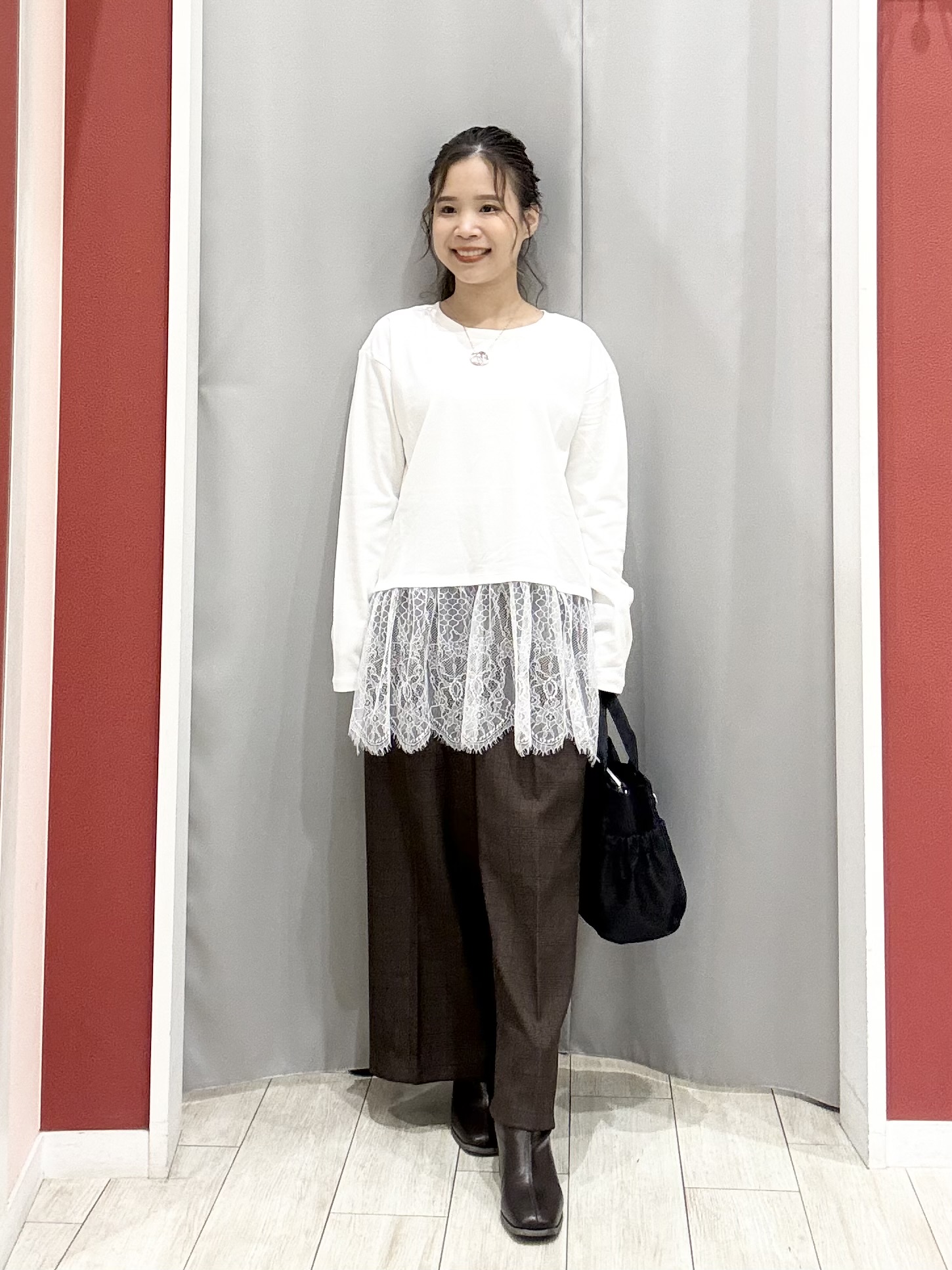 shioさんの「SHOO･LA･RUE｜【S-LL/体型カバー】もちさらなめらかタッチ 抜き襟風トップス」を使ったコーディネート