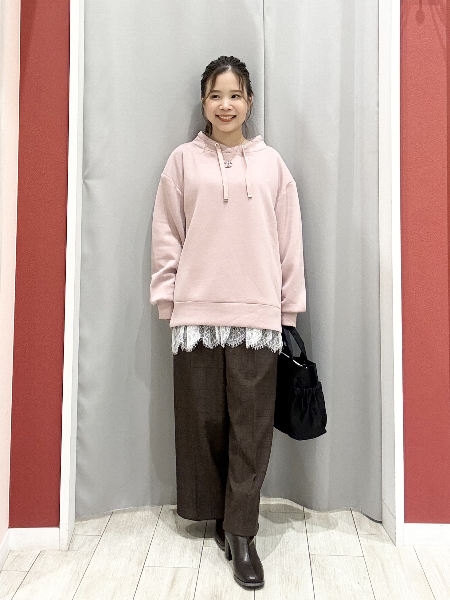 shioさんの「SHOO･LA･RUE｜【S-LL/体型カバー】もちさらなめらかタッチ 抜き襟風トップス」を使ったコーディネート