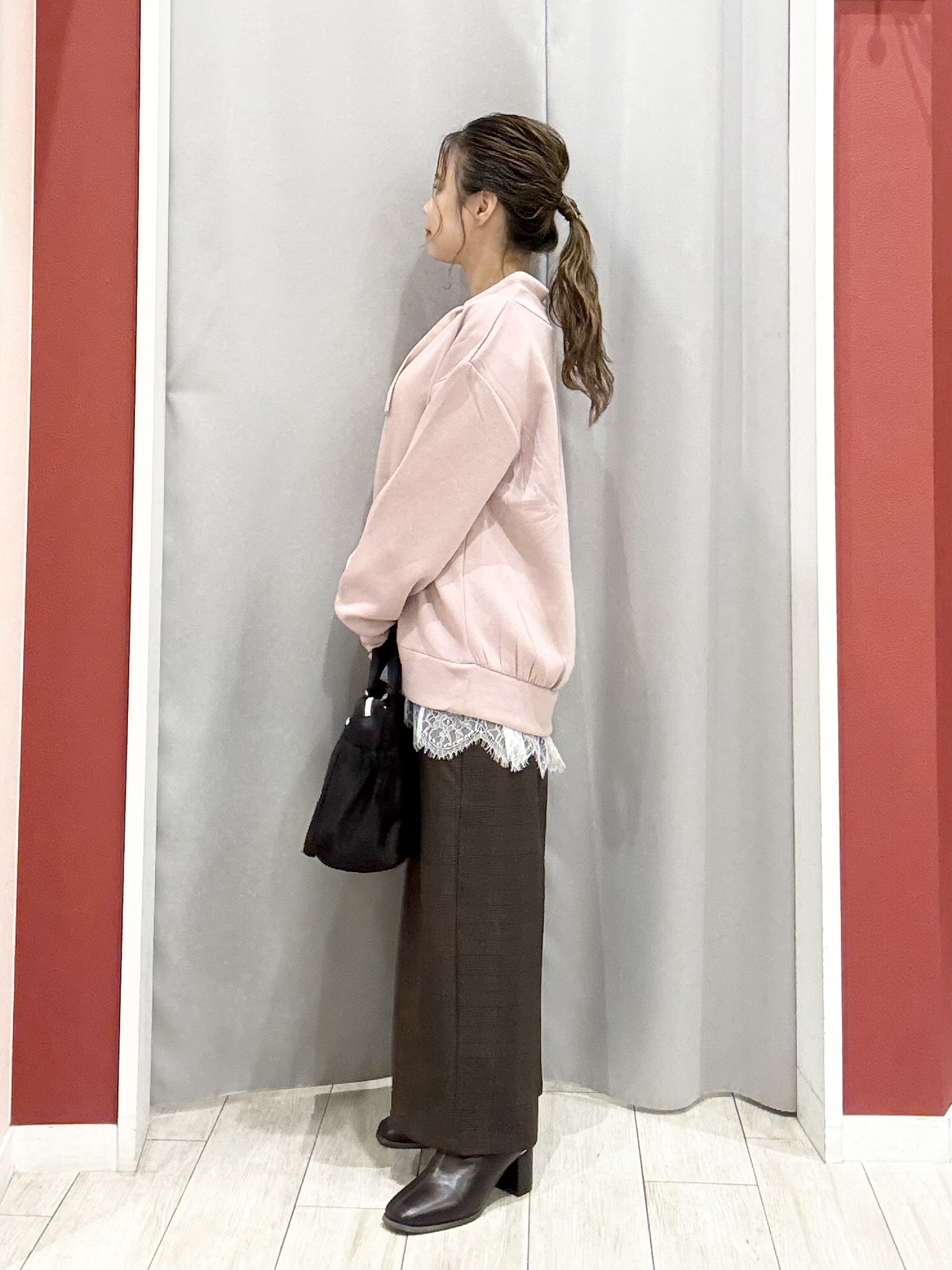 shioさんの「SHOO･LA･RUE｜【S-LL/体型カバー】もちさらなめらかタッチ 抜き襟風トップス」を使ったコーディネート