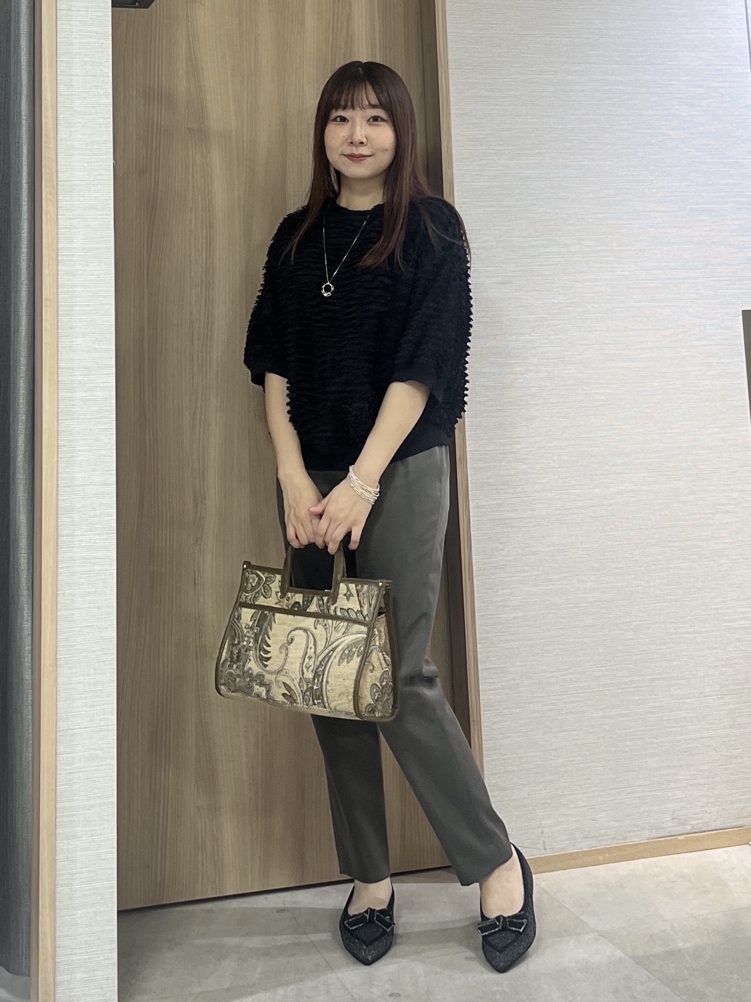 KAHOさんの「UNTITLED｜【秋映え/体型カバー】フェザージャガードプルオーバー」を使ったコーディネート