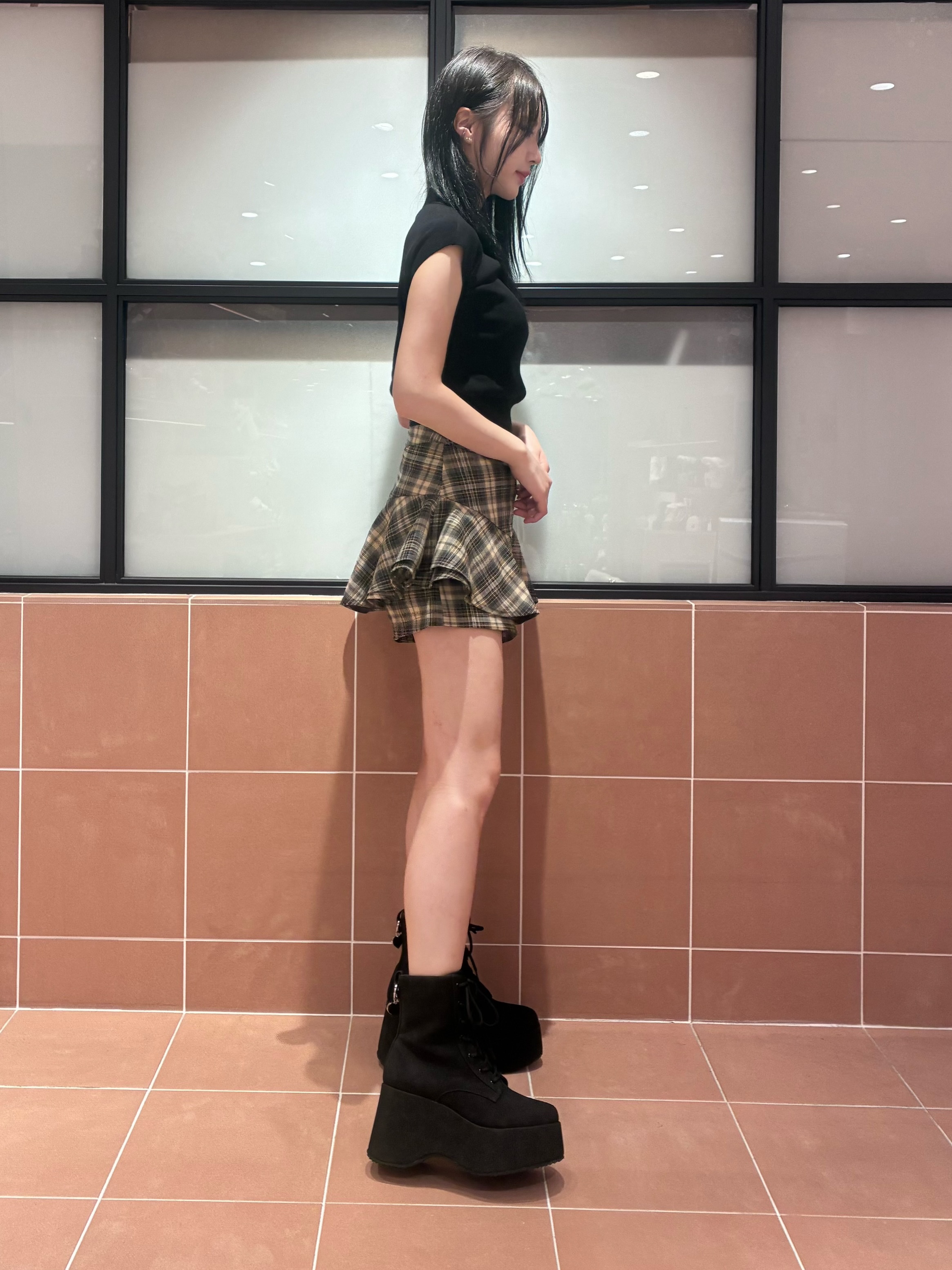 Arisaさんの「ESPERANZA｜チャーム付き厚底レースアップショートブーツ」を使ったコーディネート