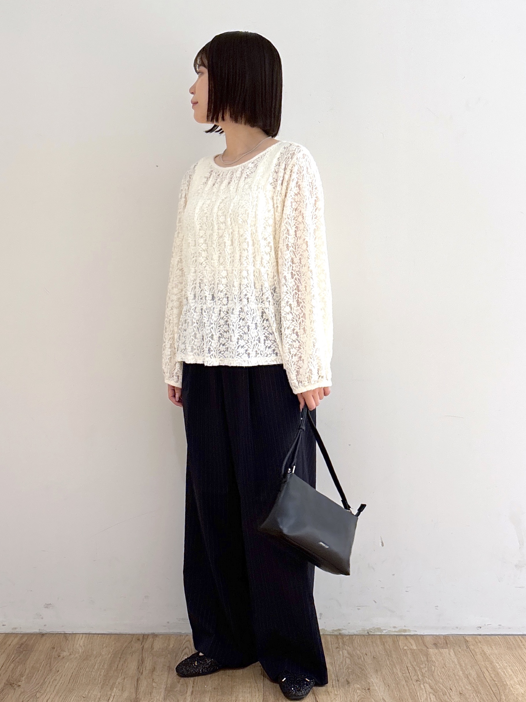 mireiさんの「OPAQUE.CLIP｜レースシャーリングブラウス【洗濯機OK】」を使ったコーディネート