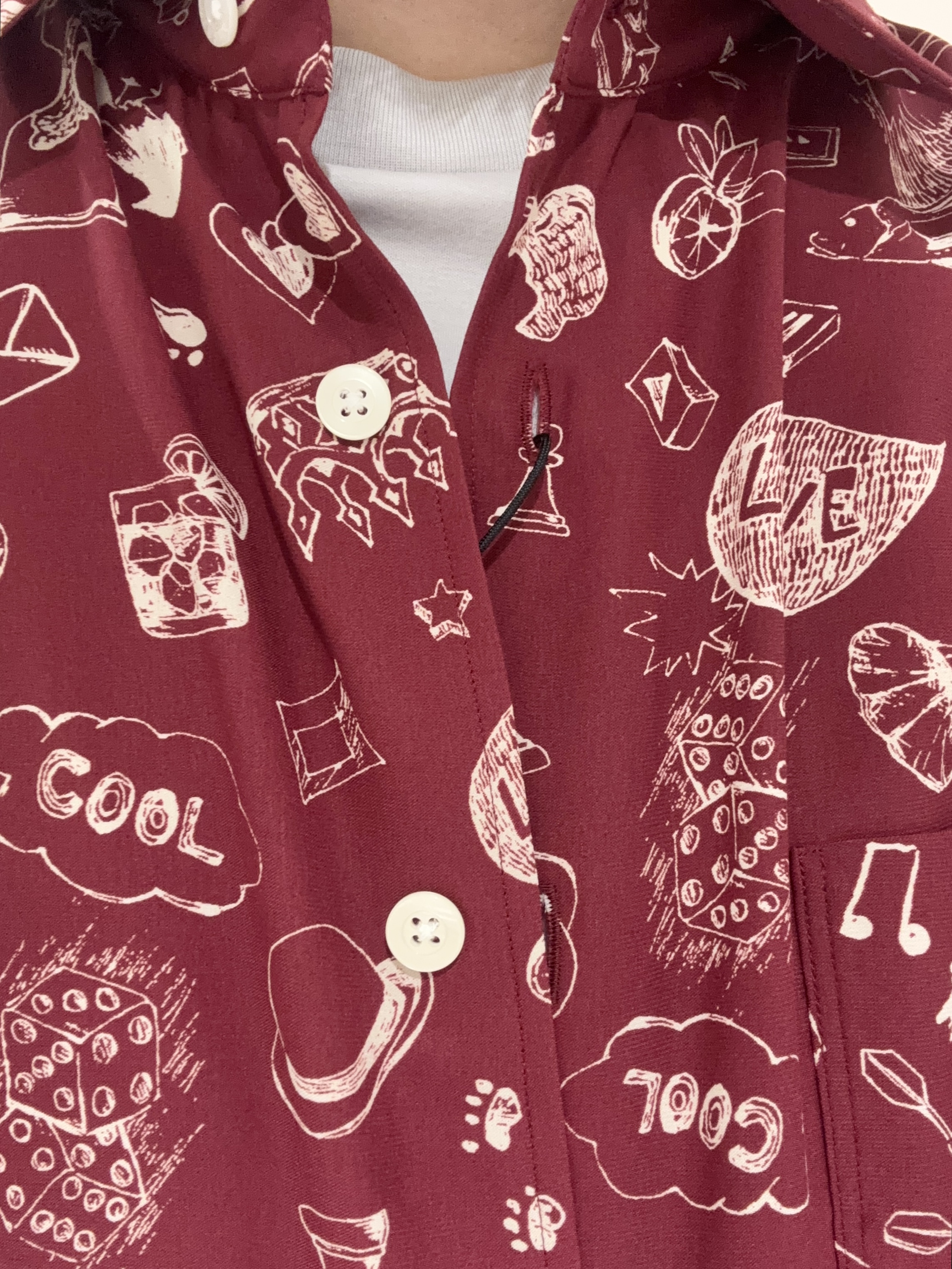 及川さんの「TAKEO KIKUCHI｜【BOWLER HAT LABEL】日本製PLAYプリントシャツ」を使ったコーディネート