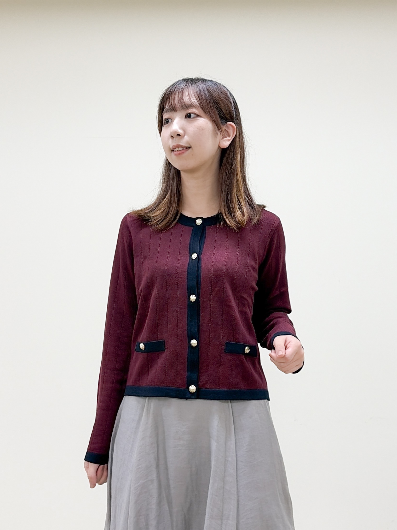 yurinaさんの「index｜バイカラークルーネックカーディガン【洗濯機OK】」を使ったコーディネート