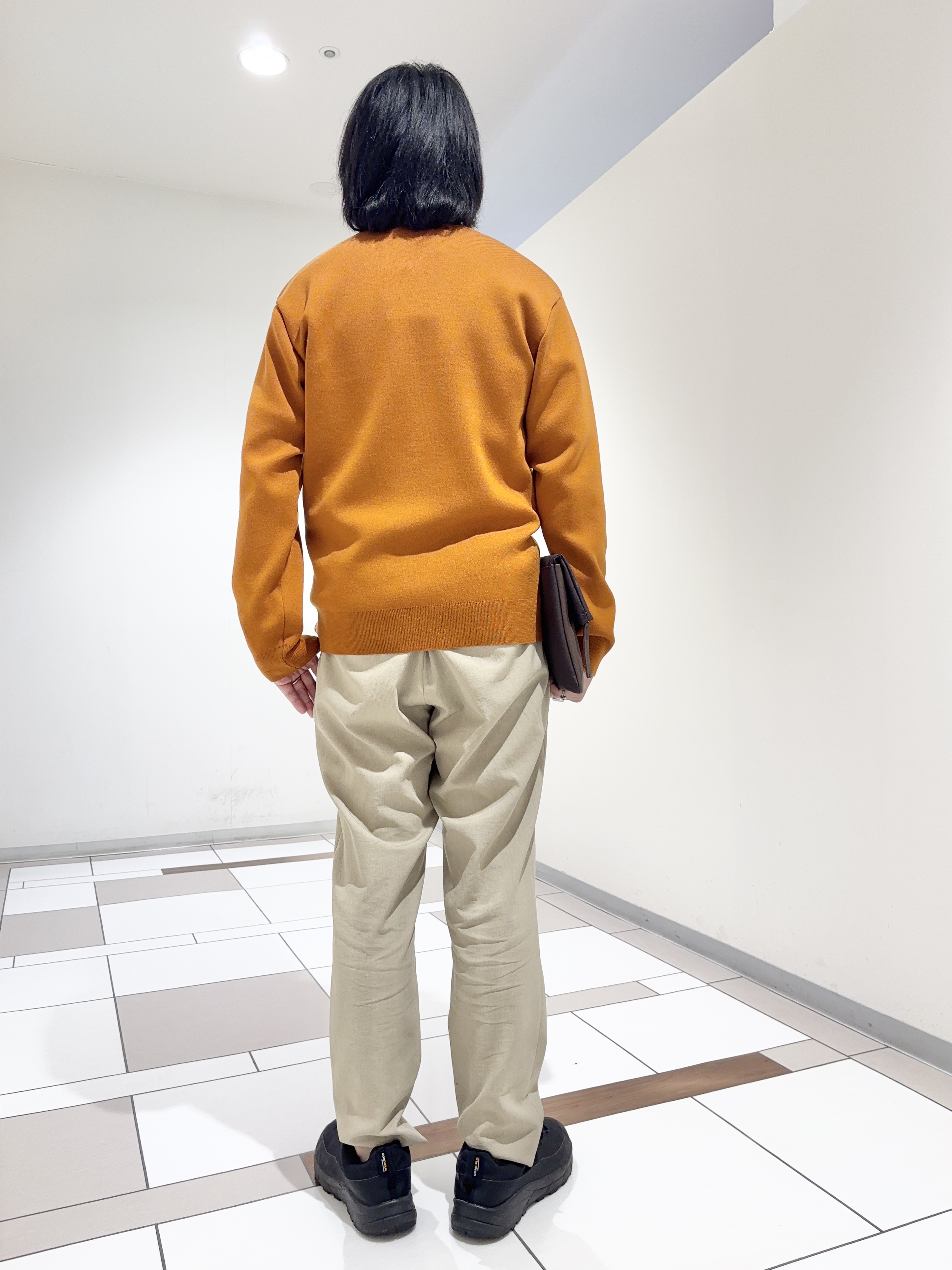 及川さんの「TAKEO KIKUCHI｜【BOWLER HAT LABEL】日本製クルーネックカーディガン」を使ったコーディネート