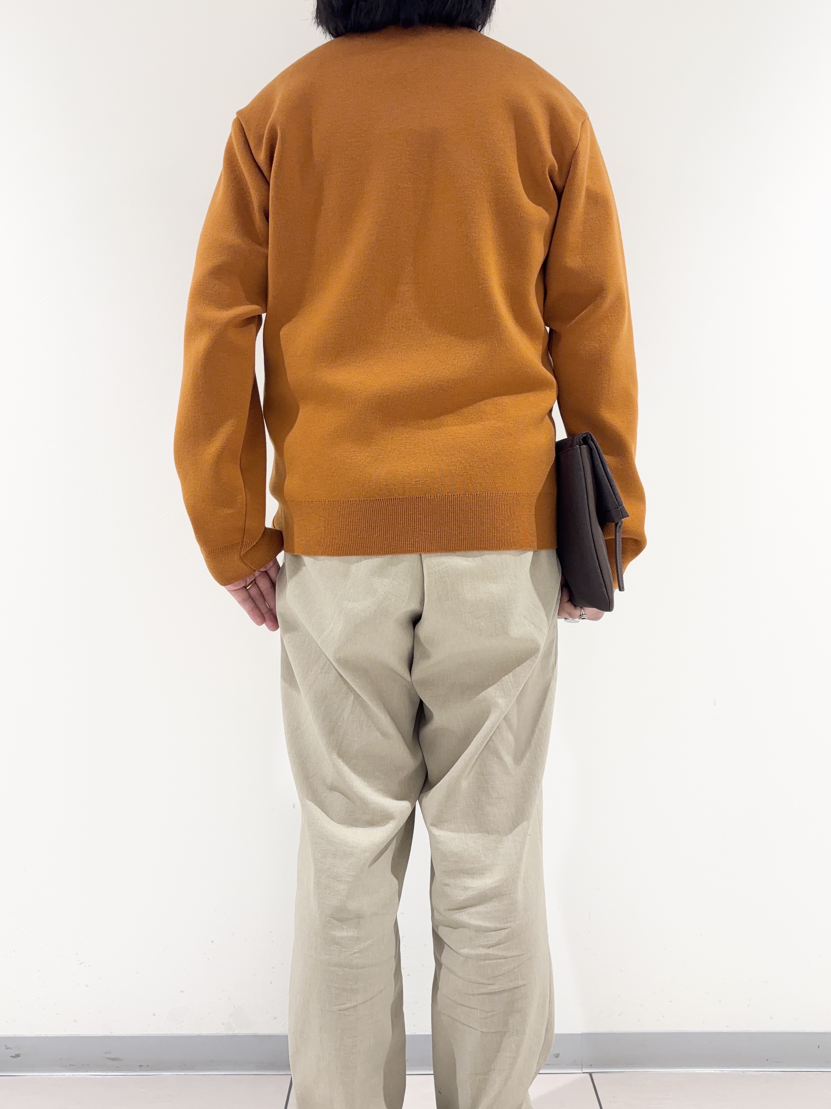 及川さんの「TAKEO KIKUCHI｜【BOWLER HAT LABEL】日本製クルーネックカーディガン」を使ったコーディネート