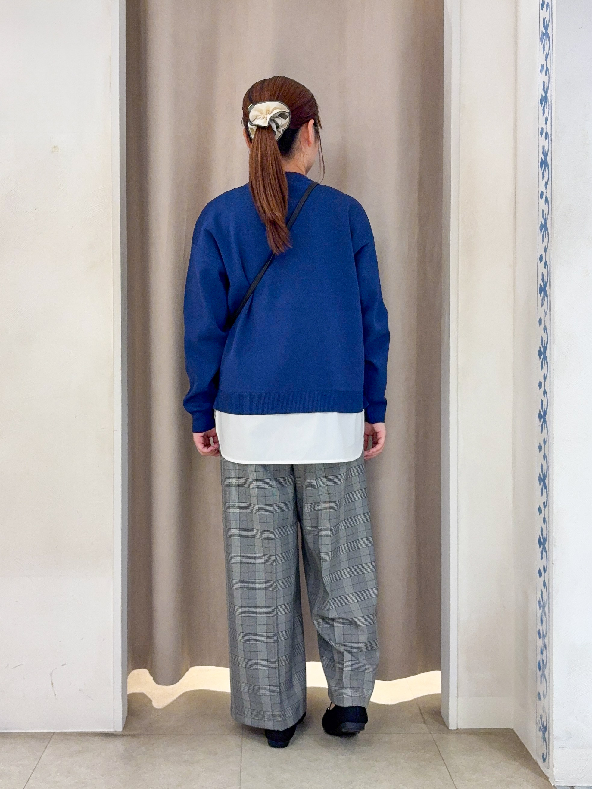 SO(R)Aさんの「SHOO･LA･RUE｜【S-LL】着るだけできまる シャツレイヤード風 スポンディッシュニット」を使ったコーディネート