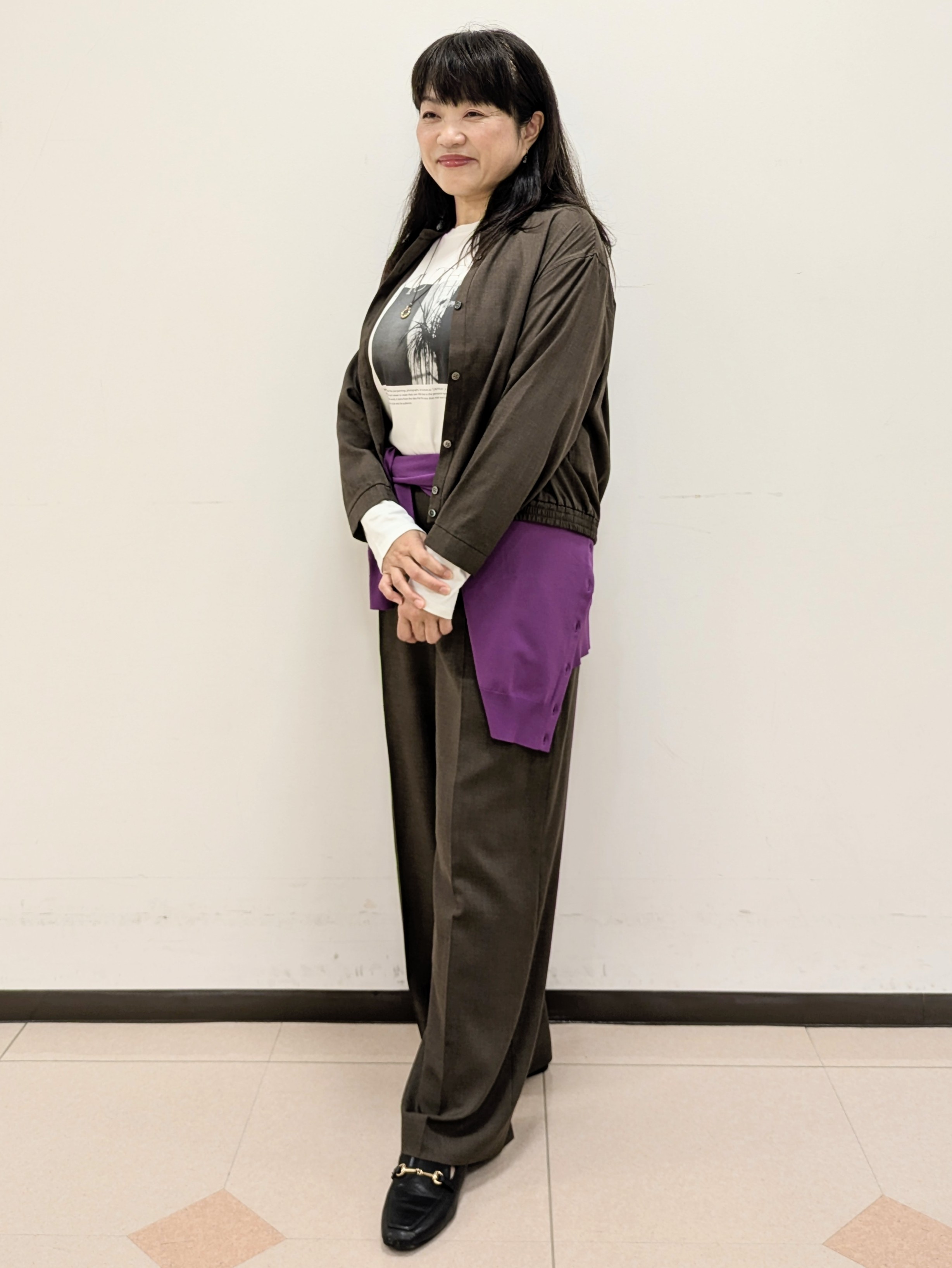 ともさんの「UNTITLED｜【セットアップ可/秋羽織り】メランジツイルシャツ」を使ったコーディネート