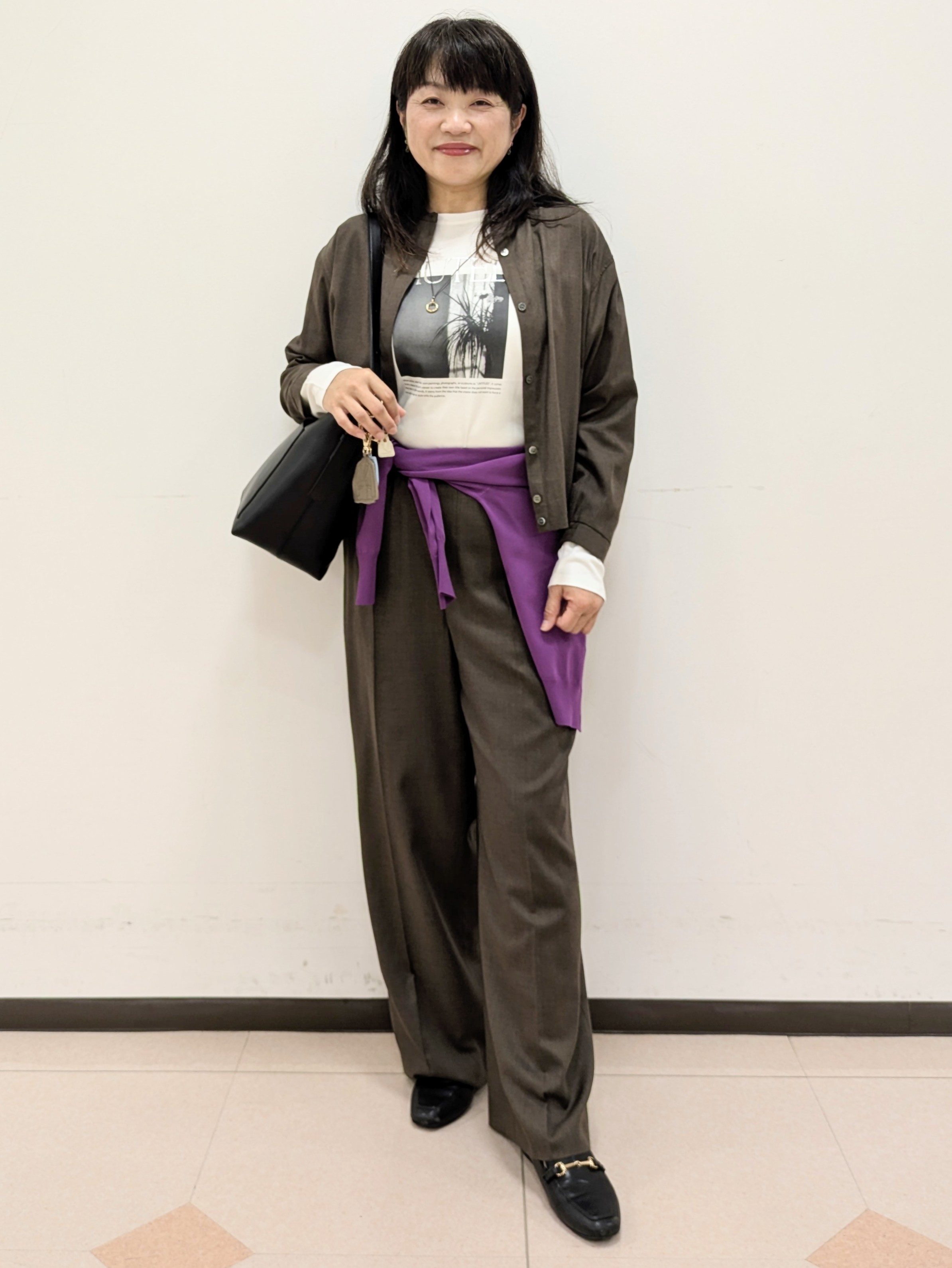 ともさんの「UNTITLED｜【セットアップ可/秋羽織り】メランジツイルシャツ」を使ったコーディネート