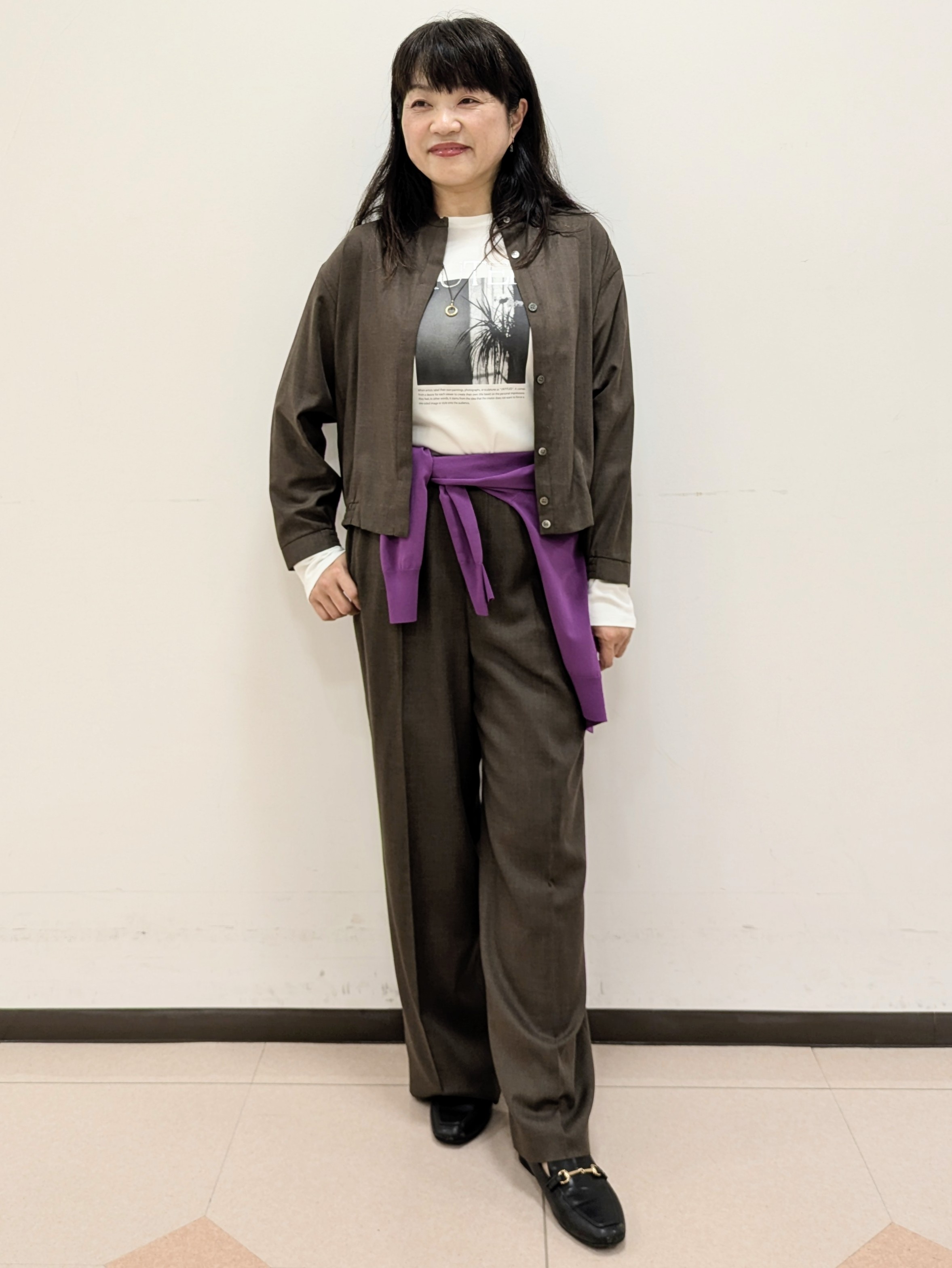 ともさんの「UNTITLED｜【セットアップ可/秋羽織り】メランジツイルシャツ」を使ったコーディネート