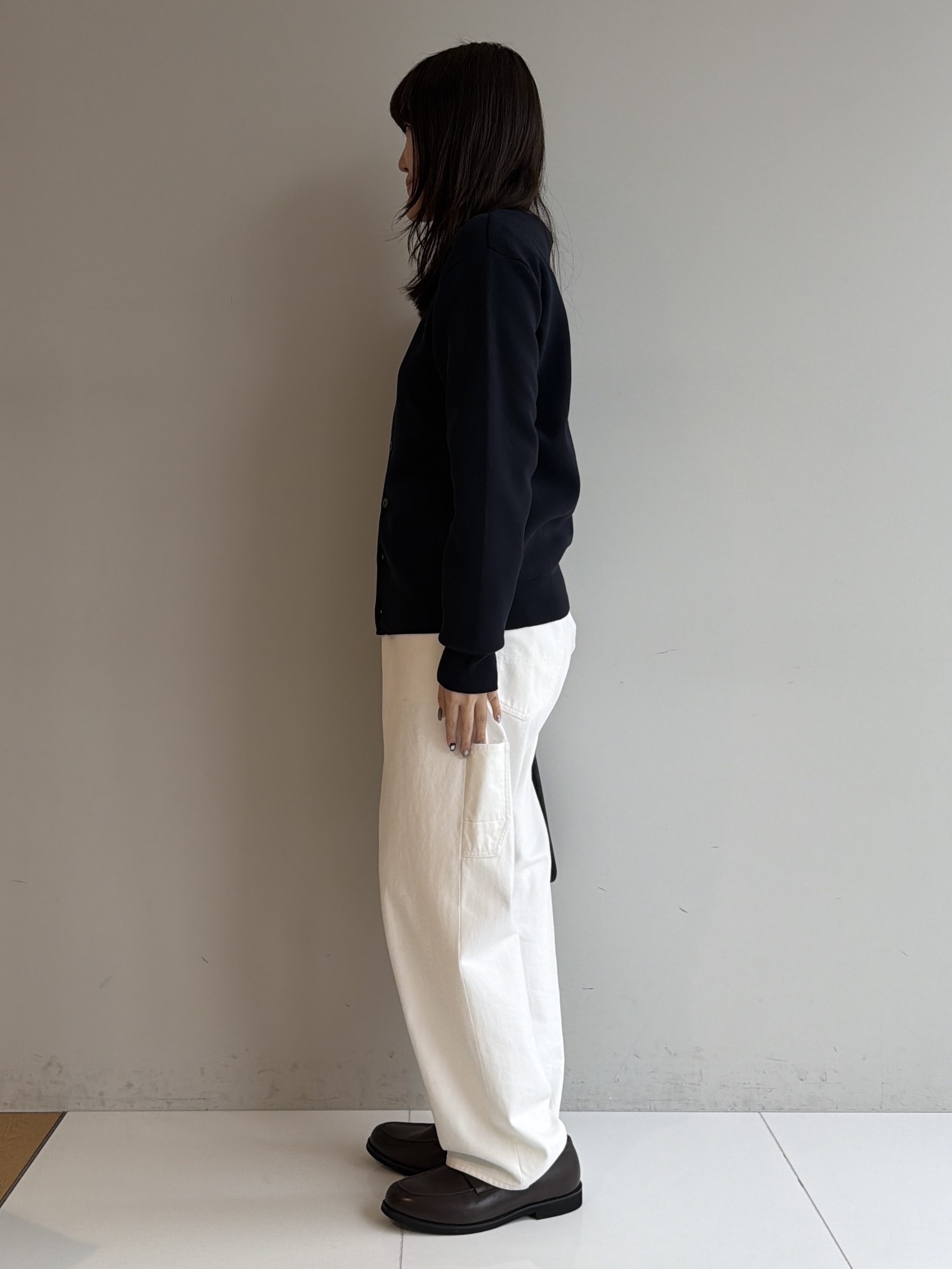 Akutagawaさんの「TAKEO KIKUCHI｜【BOWLER HAT LABEL】日本製クルーネックカーディガン」を使ったコーディネート
