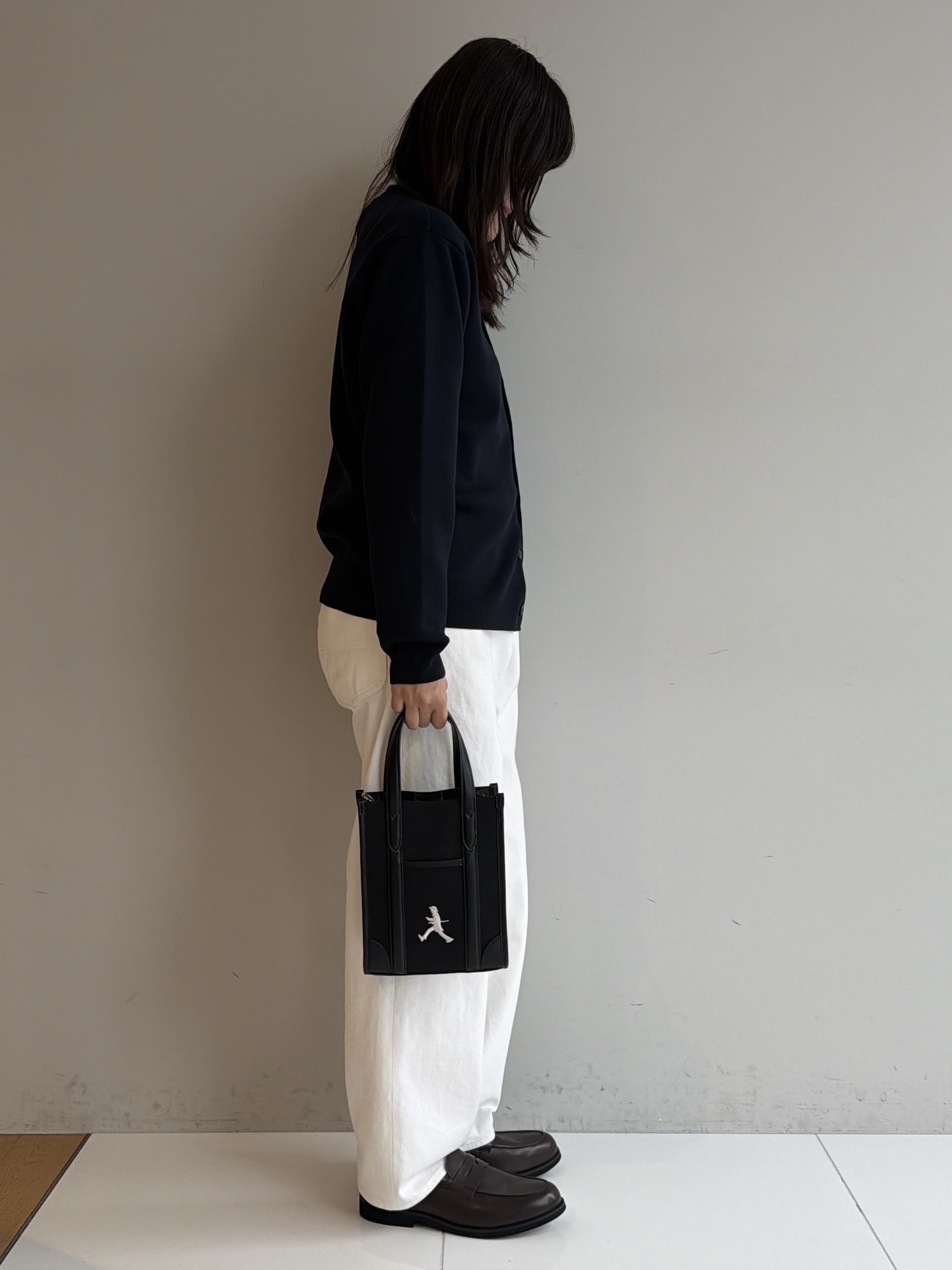 Akutagawaさんの「TAKEO KIKUCHI｜【BOWLER HAT LABEL】日本製クルーネックカーディガン」を使ったコーディネート