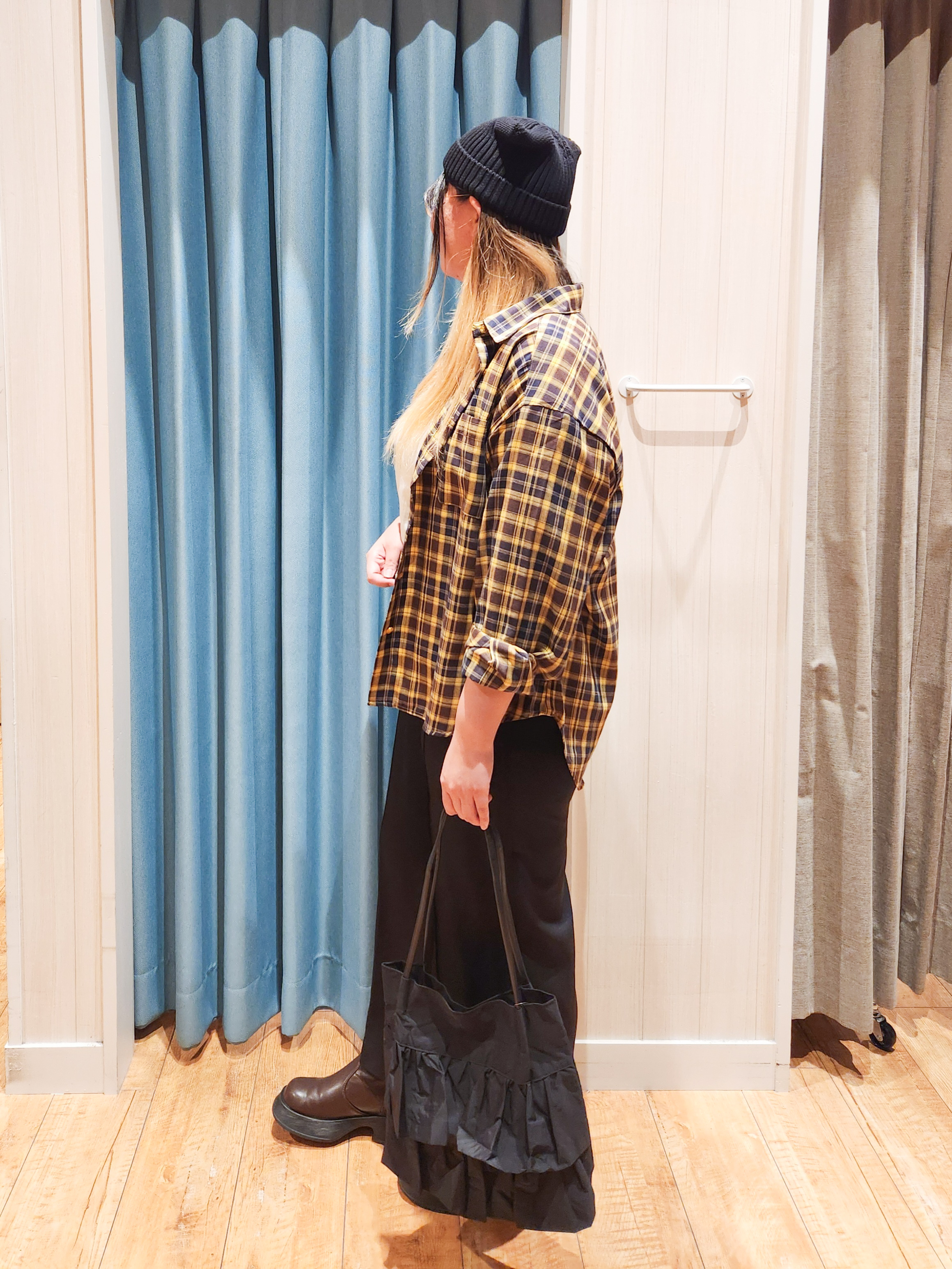 れーやんさんの「SHOO･LA･RUE｜【洗濯後しわになりにくい/S-LL】選べる6パターン 羽織としても活躍する ベーシックシャツ」を使ったコーディネート