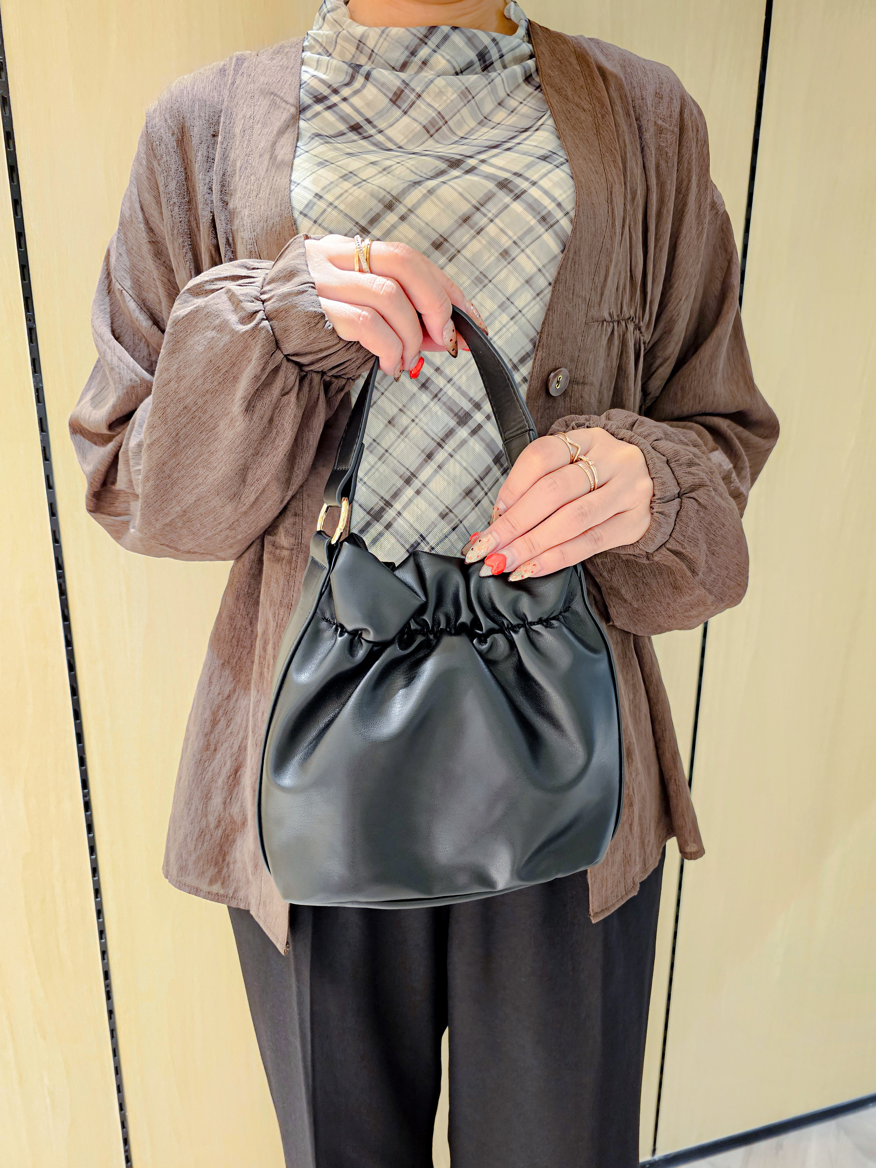 ゆゆさんの「SHOO･LA･RUE｜【S-LL/洗濯機可】着痩せシルエット シャーリングシャツカーディガン」を使ったコーディネート
