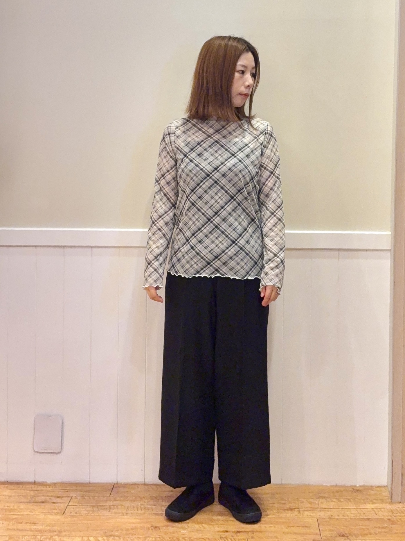 FUJIさんの「SHOO･LA･RUE｜【セットアップ可/洗濯機可】軽やかに羽織れる スポンディッシュ ニットカーディガン」を使ったコーディネート