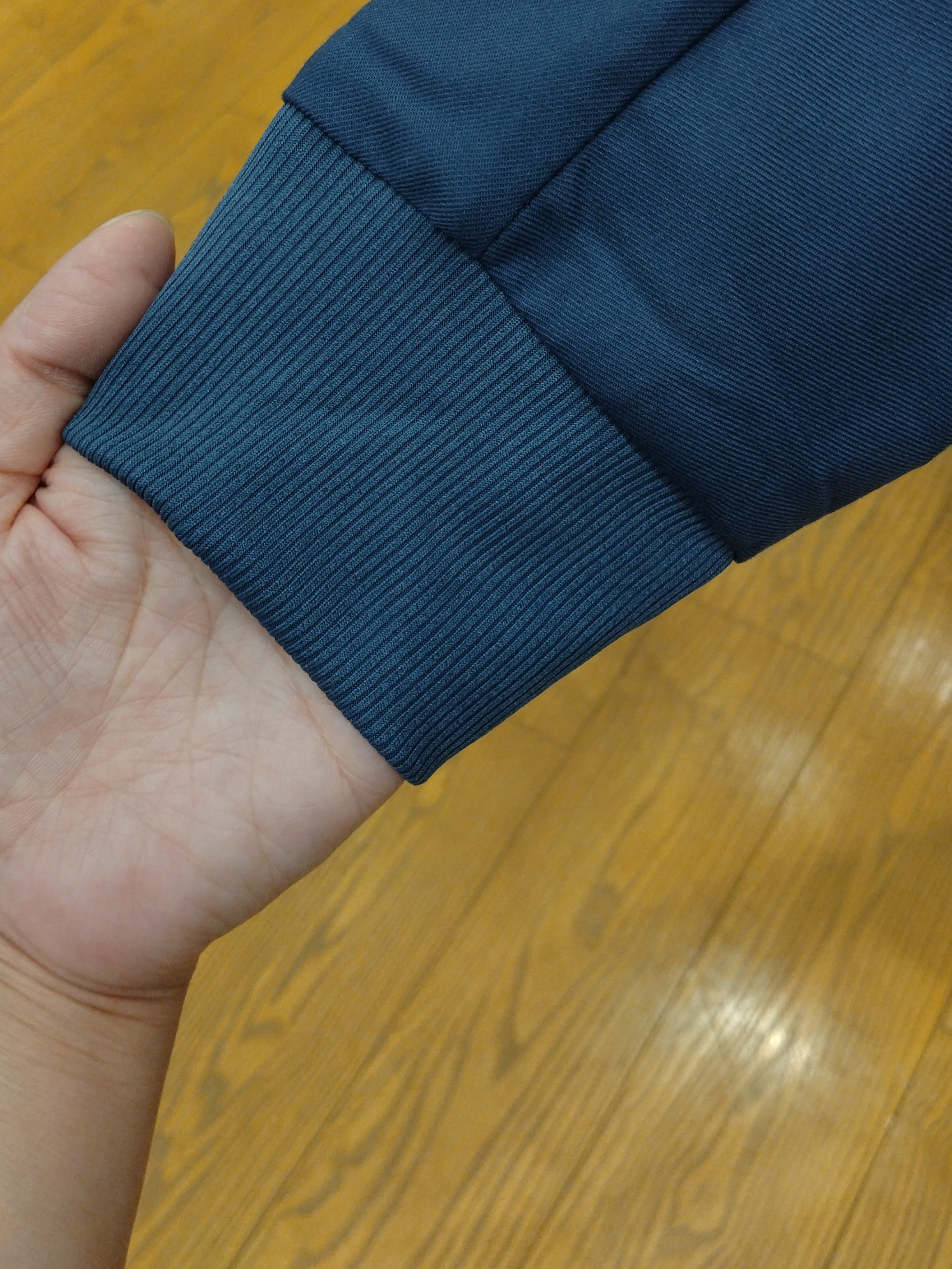 おっしーさんの「SHOO･LA･RUE｜【着丈選べる/洗濯後しわになりにくい】インせず着られる ドルマンブラウス」を使ったコーディネート