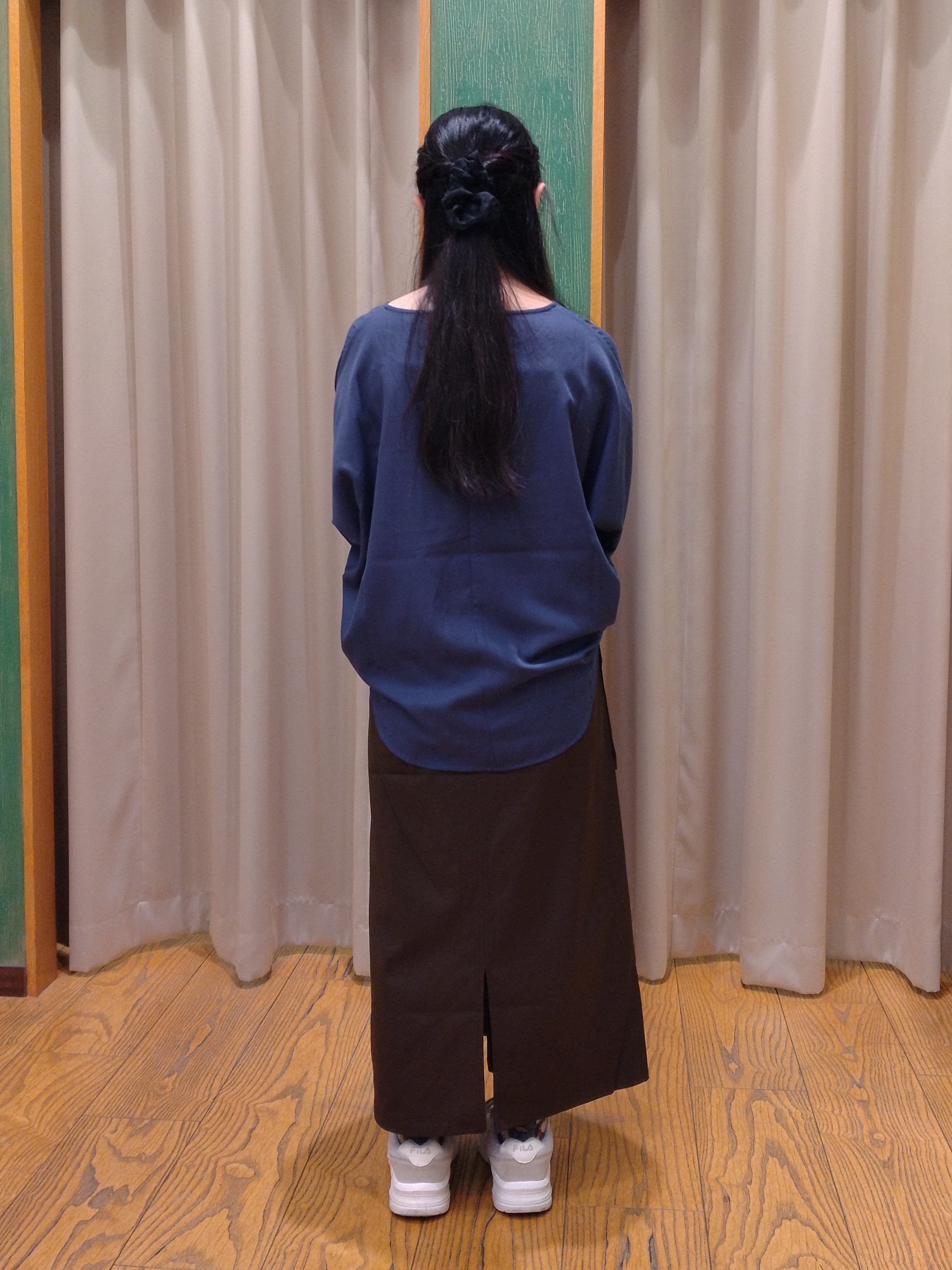 おっしーさんの「SHOO･LA･RUE｜【着丈選べる/洗濯後しわになりにくい】インせず着られる ドルマンブラウス」を使ったコーディネート