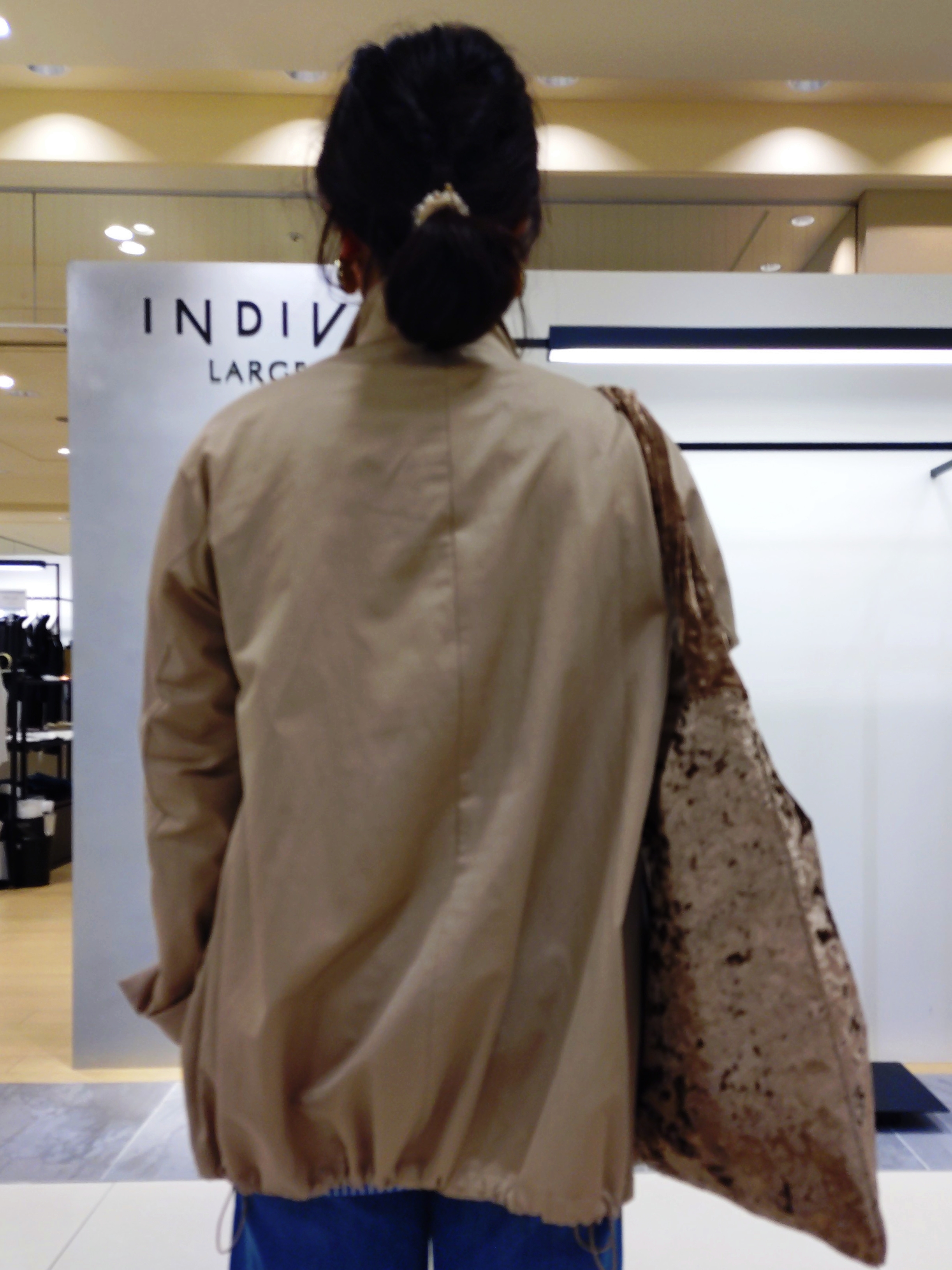 TOMOMIさんの「INDIVI｜【撥水／UVケア】スタンドカラーブルゾン」を使ったコーディネート