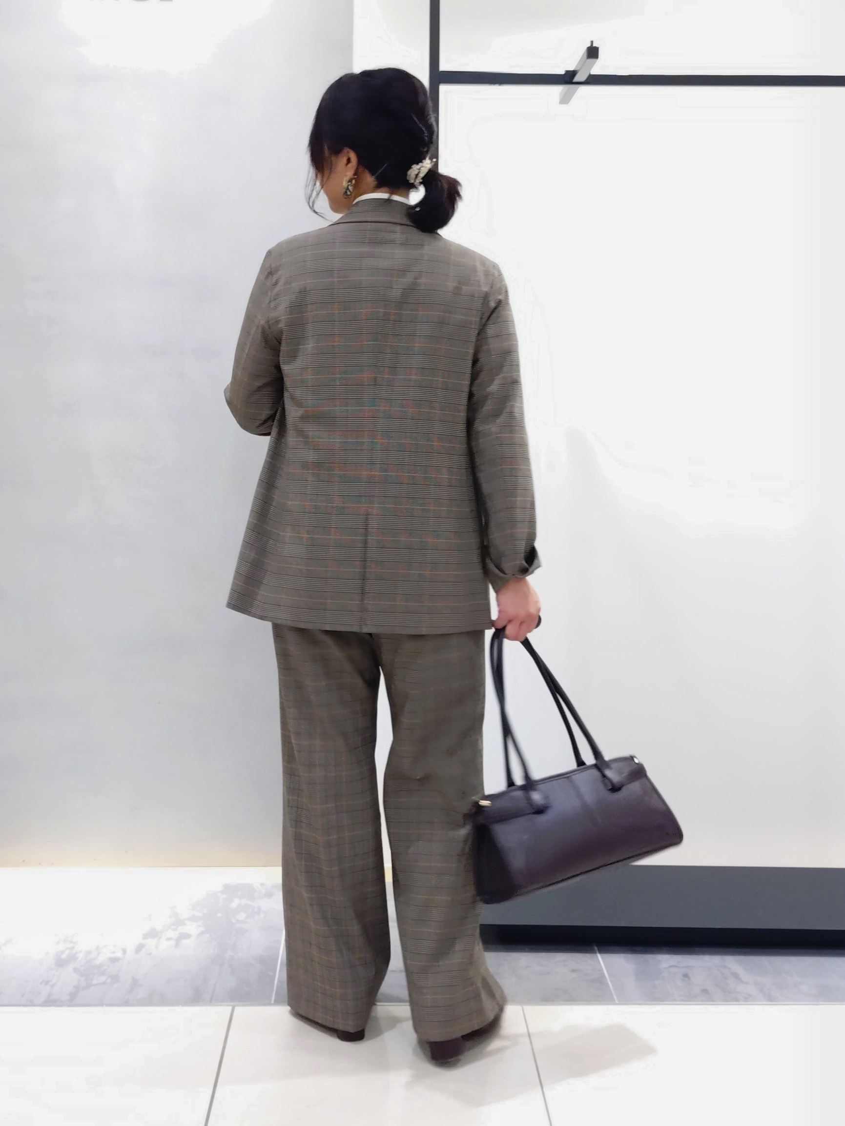 TOMOMIさんの「INDIVI｜【ストレッチ◎】取外し可ボウタイシャツ」を使ったコーディネート