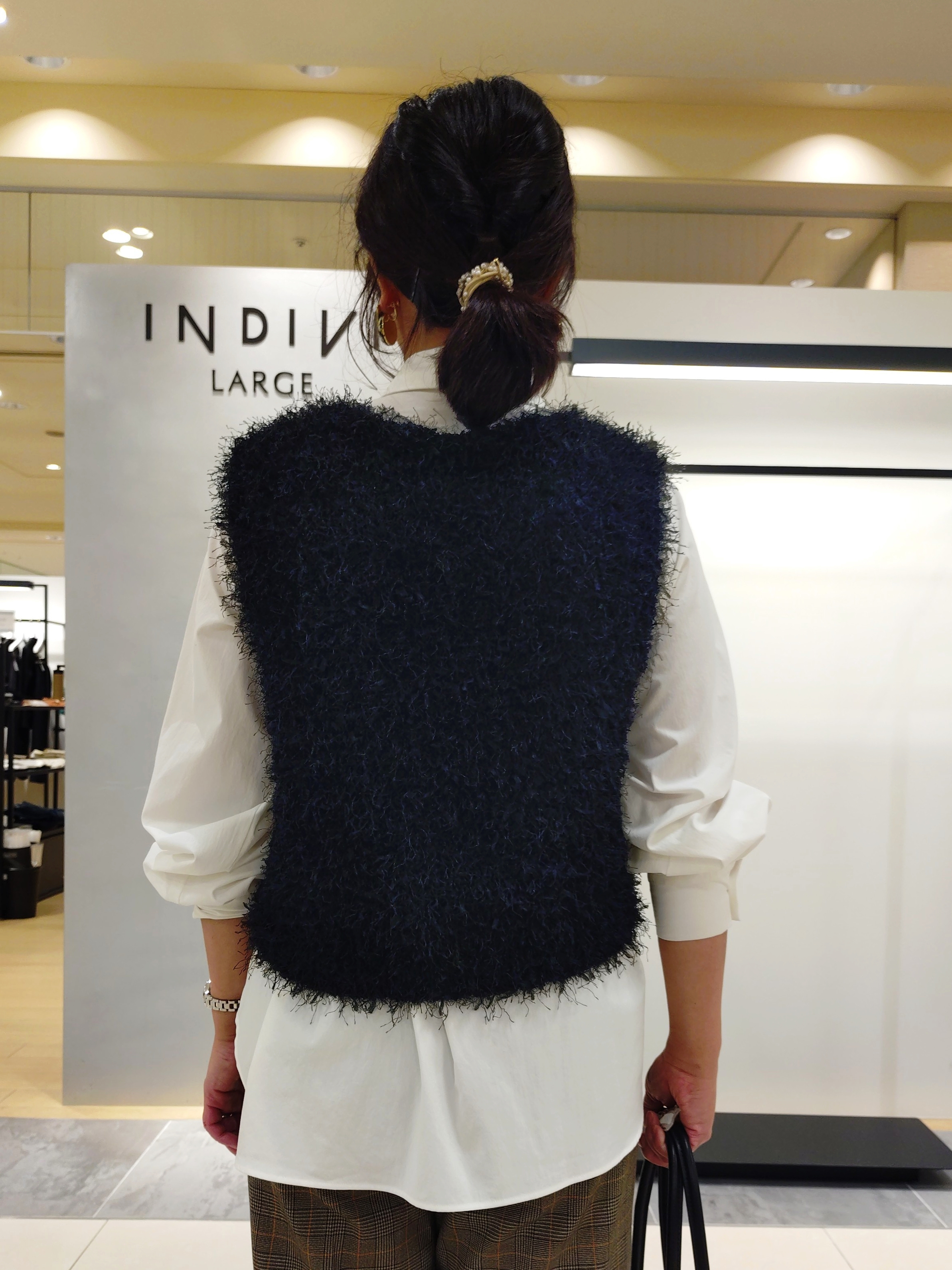 TOMOMIさんの「INDIVI｜【洗濯機OK／ストレッチ◎】ストレートワイドパンツ」を使ったコーディネート