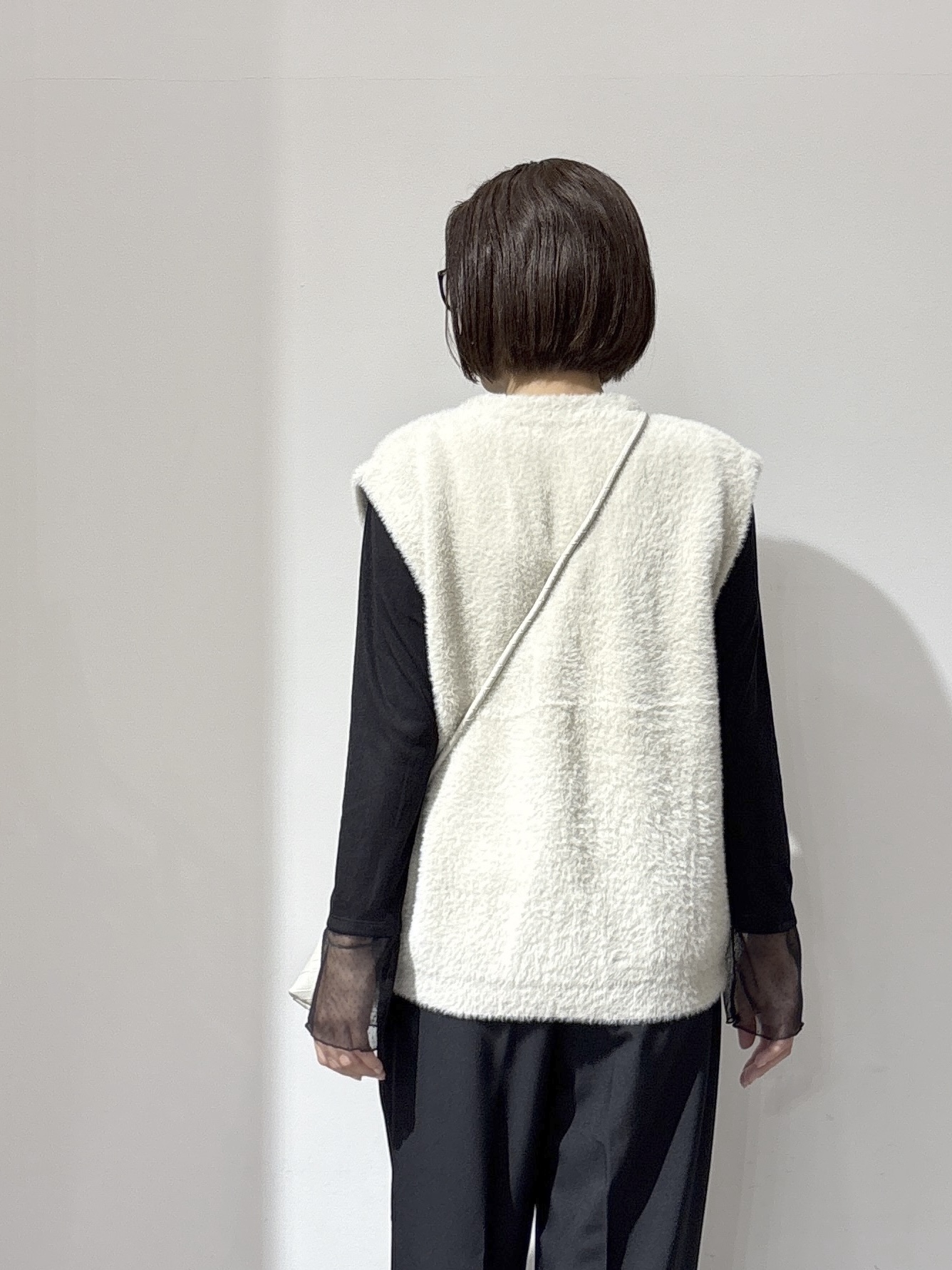 NAKAさんの「OPAQUE.CLIP｜フェザーヤーンニットベスト【洗濯機OK】」を使ったコーディネート