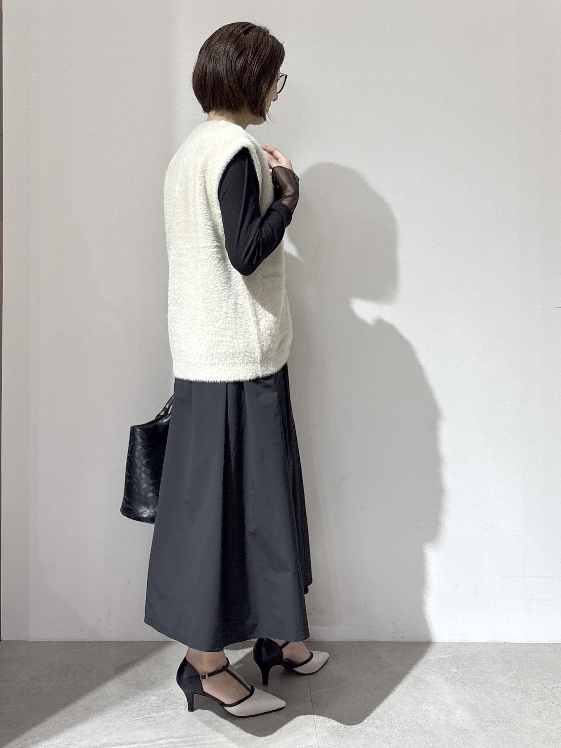 NAKAさんの「OPAQUE.CLIP｜フェザーヤーンニットベスト【洗濯機OK】」を使ったコーディネート