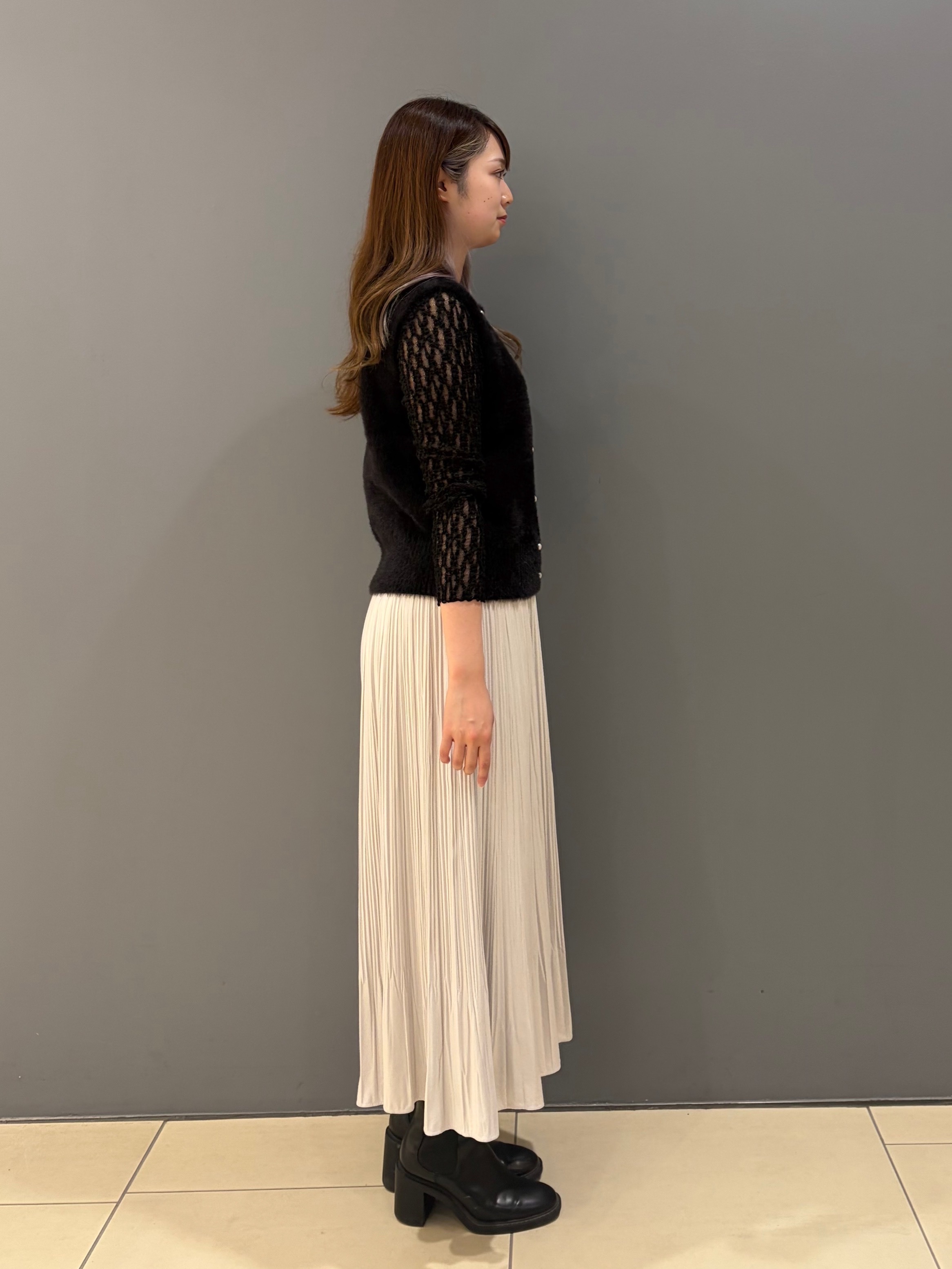 miさんの「UNTITLED｜【重ね着レイヤード】レースハイネックトップス」を使ったコーディネート