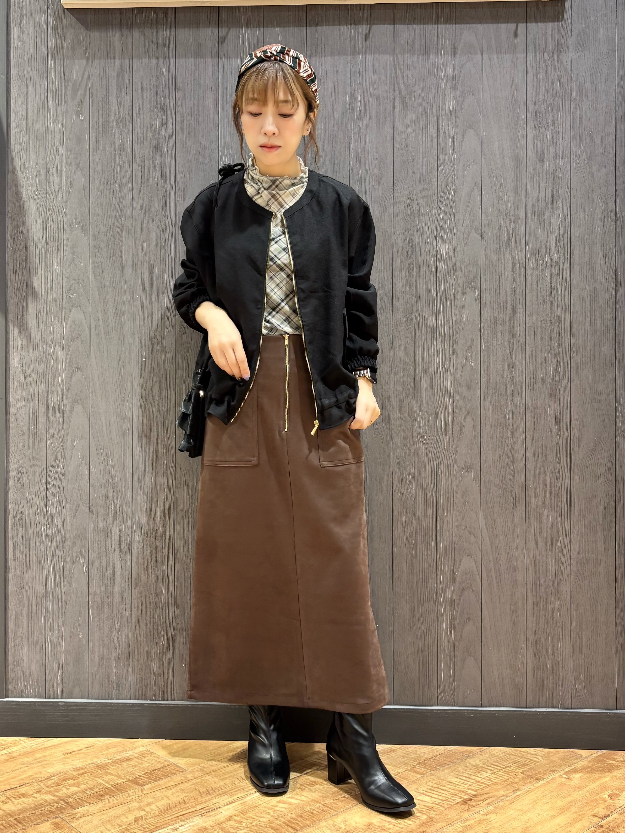 meiさんの「SHOO･LA･RUE｜【洗濯後しわになりにくい/S-LL】裾ドロストフリルブルゾン」を使ったコーディネート