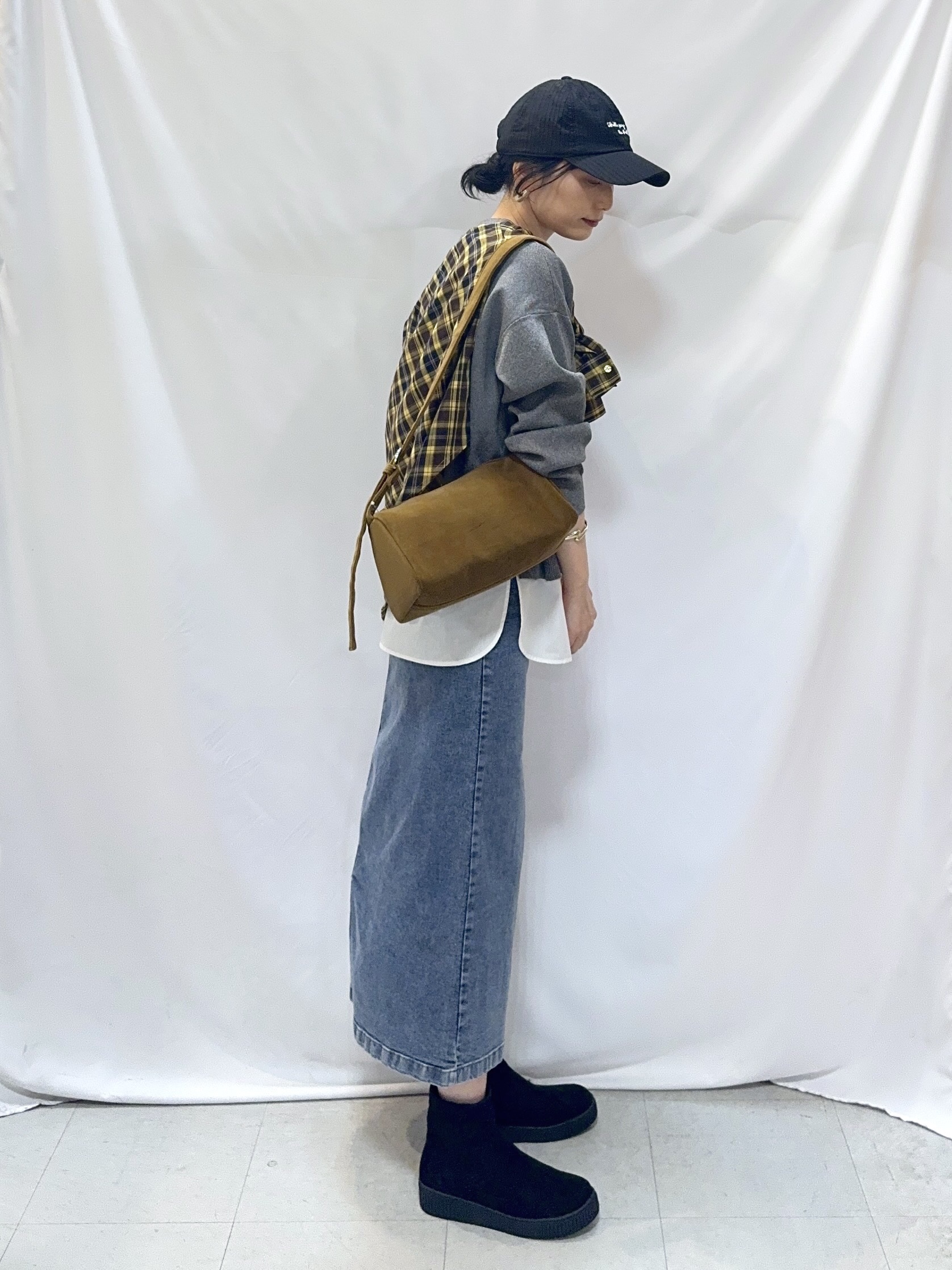 𝐇𝐢𝐫𝐨𝐦𝐢さんの「SHOO･LA･RUE｜【洗濯後しわになりにくい/S-LL】選べる6パターン 羽織としても活躍する ベーシックシャツ」を使ったコーディネート