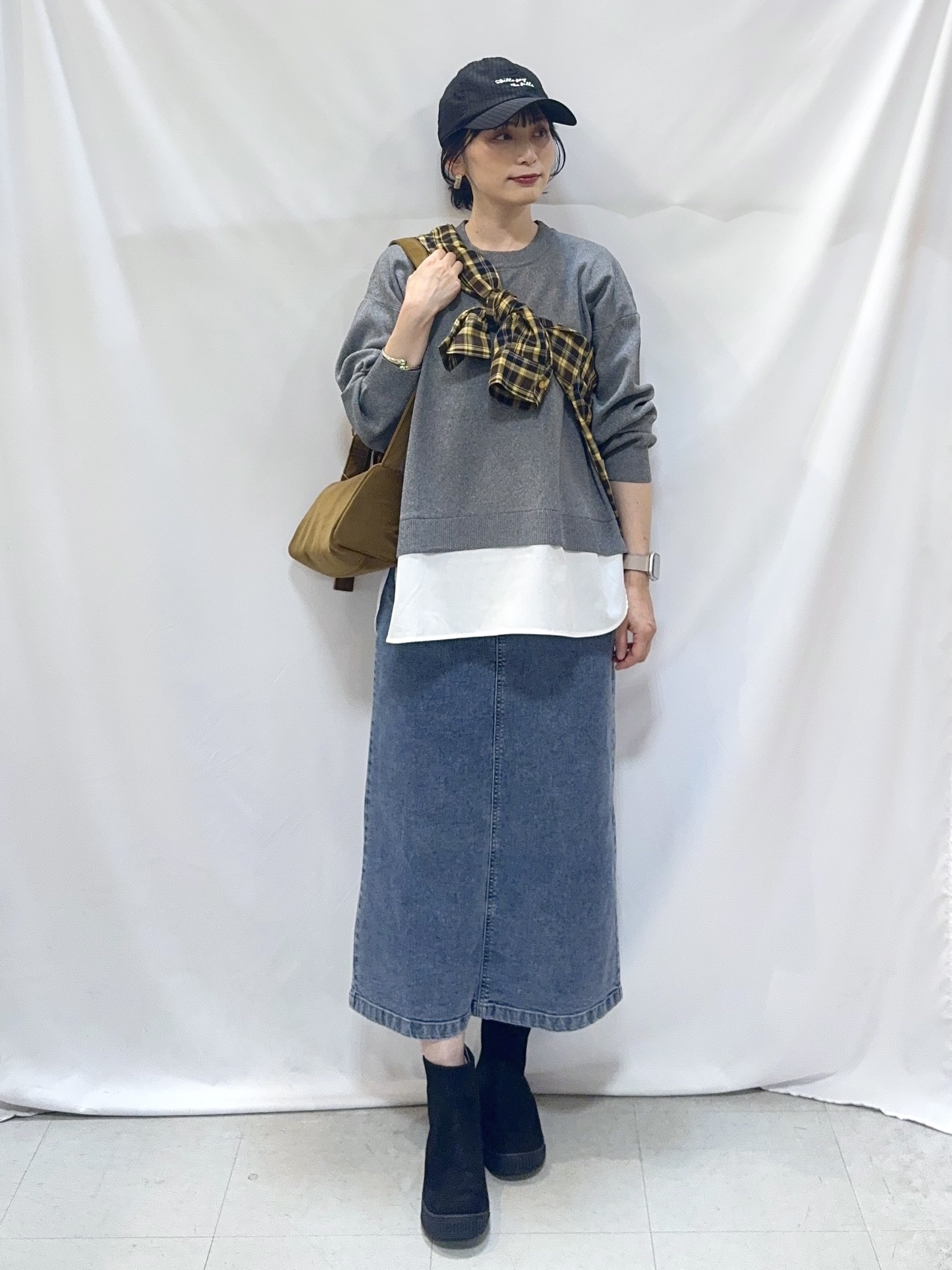 𝐇𝐢𝐫𝐨𝐦𝐢さんの「SHOO･LA･RUE｜【洗濯後しわになりにくい/S-LL】選べる6パターン 羽織としても活躍する ベーシックシャツ」を使ったコーディネート