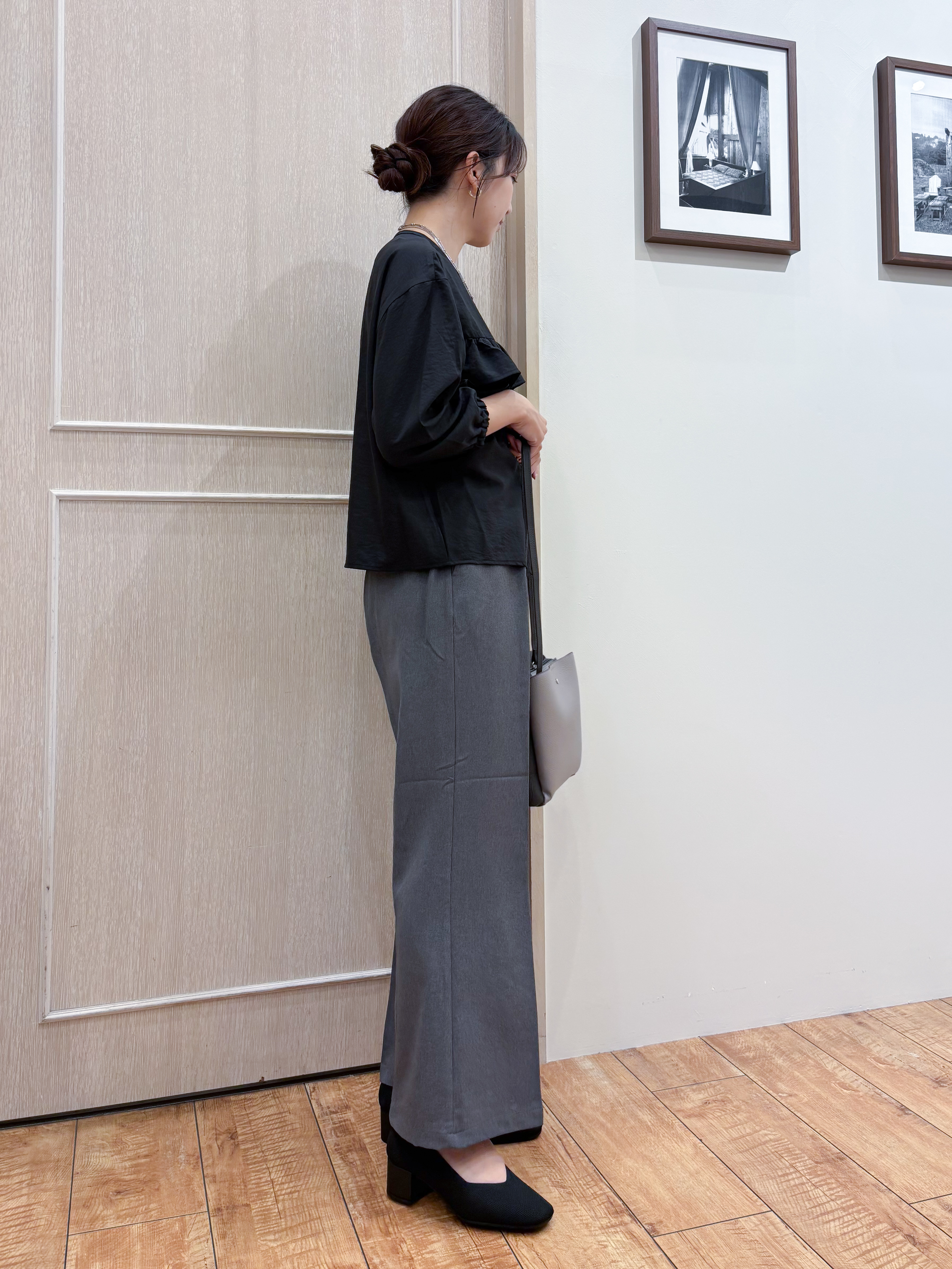 なみさんの「SHOO･LA･RUE｜【S-LL/洗濯機可】1枚で華やか ティアードフリルブラウス」を使ったコーディネート