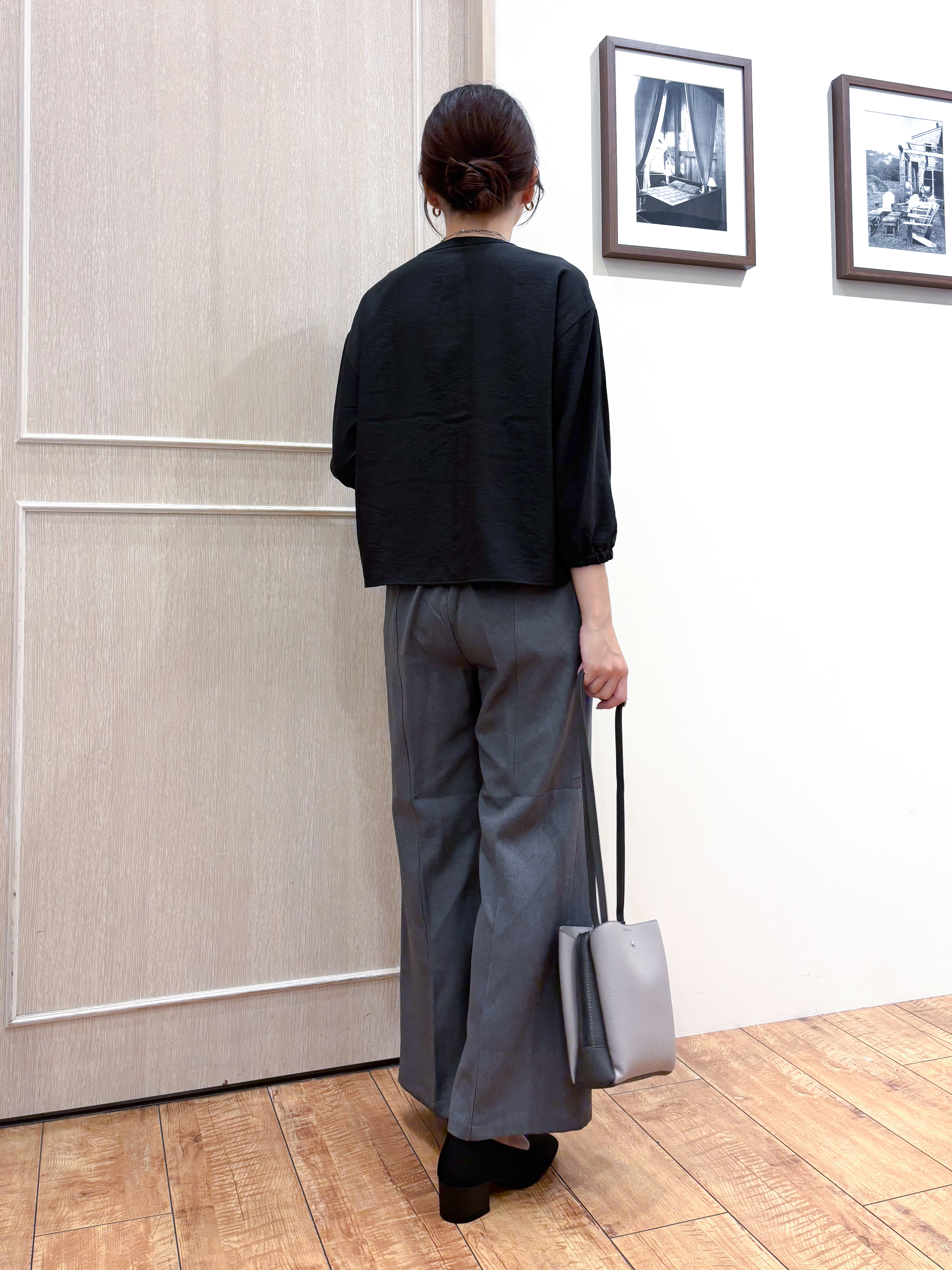 なみさんの「SHOO･LA･RUE｜【S-LL/洗濯機可】1枚で華やか ティアードフリルブラウス」を使ったコーディネート