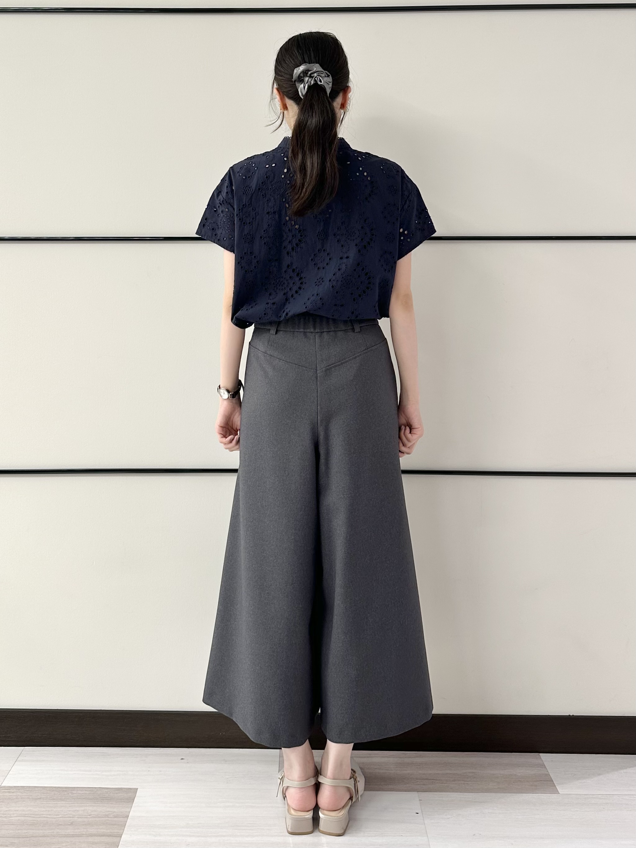 Momoさんの「Reflect｜【通勤◎】カットワーク刺繍レース シャツブラウス」を使ったコーディネート