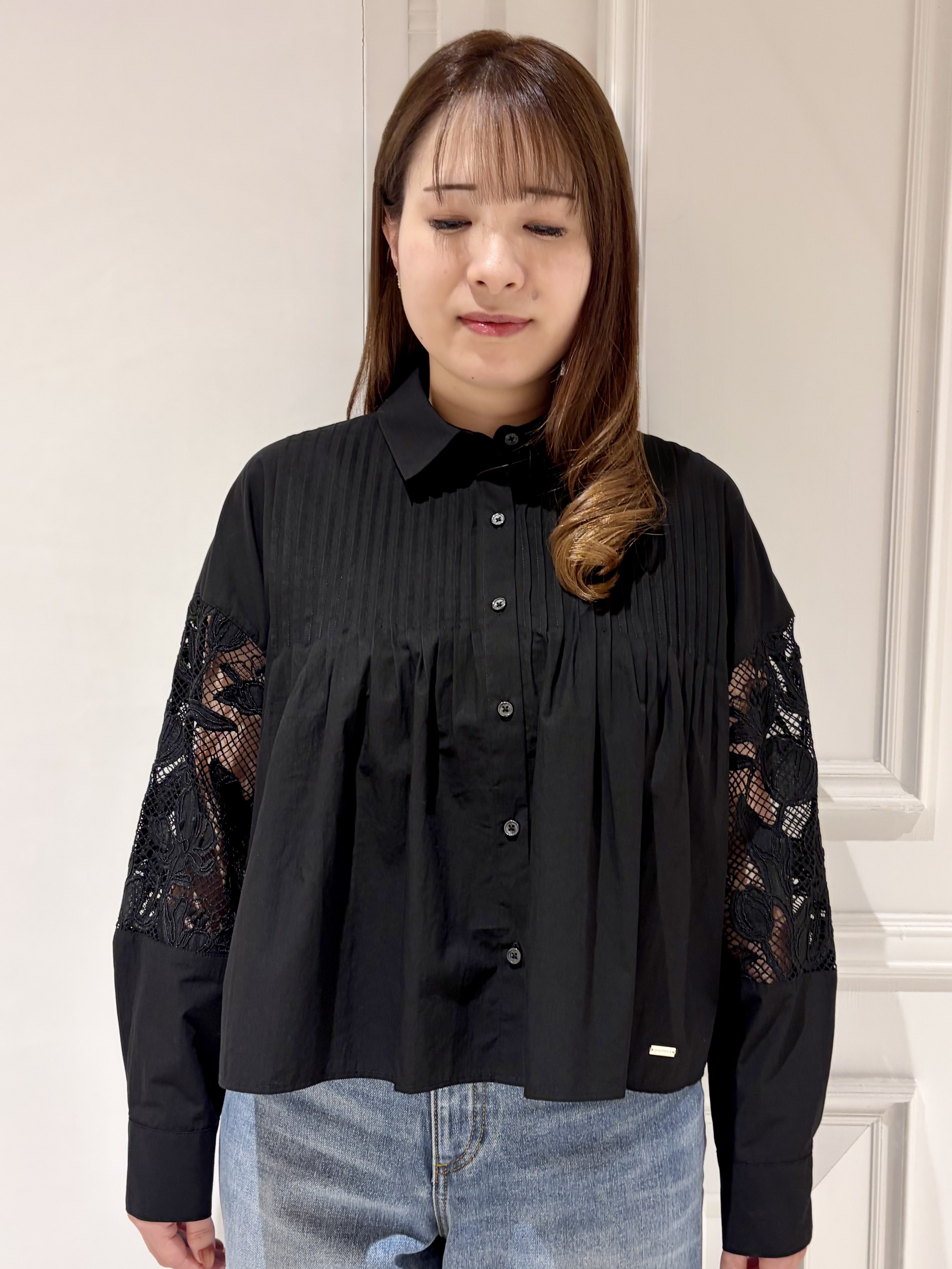 minowaさんの「DRESSTERIOR｜【着映え】シアーレーススリーブ ピンタック クロップドシャツ」を使ったコーディネート