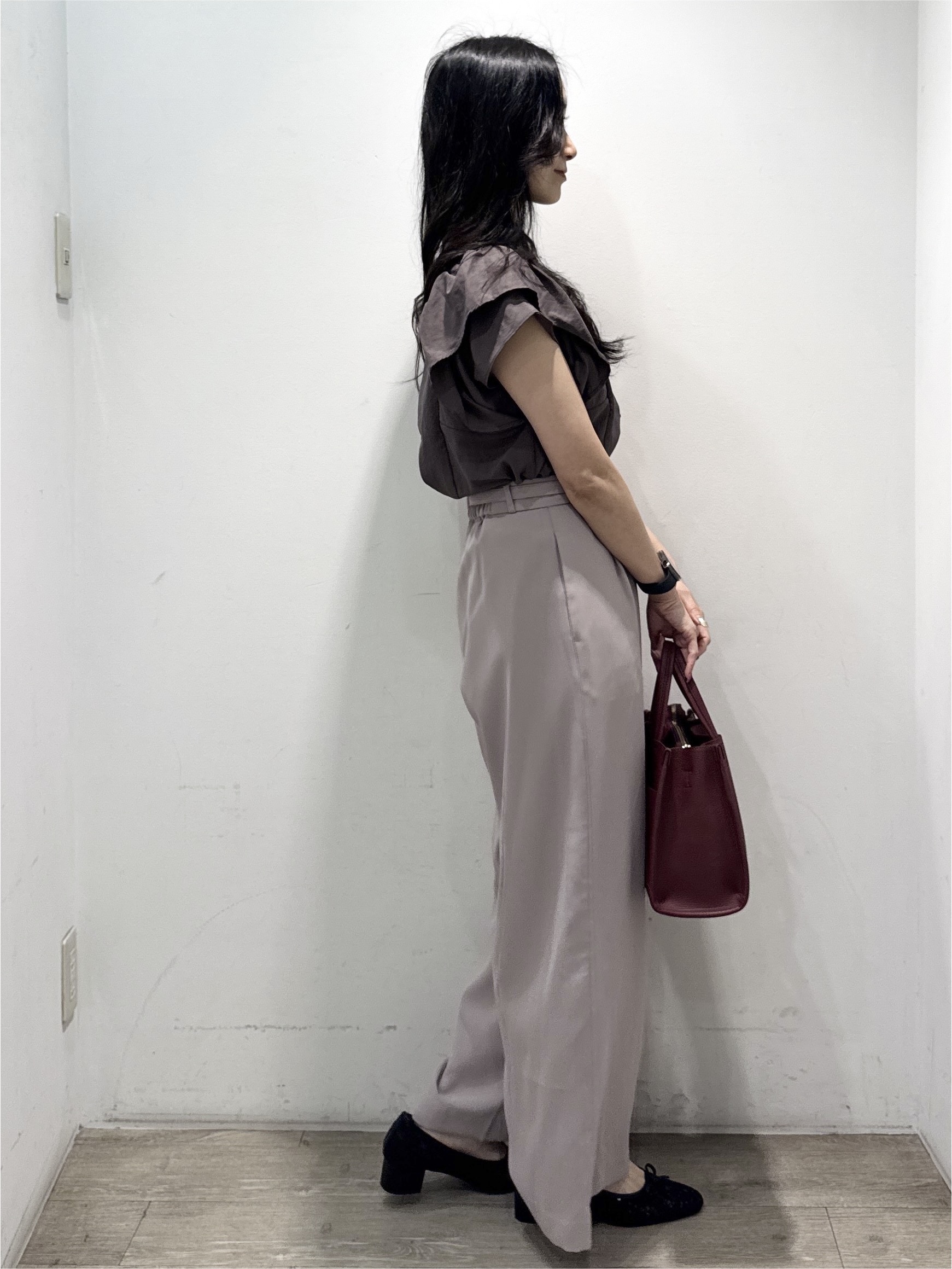 yuicciさんの「OPAQUE.CLIP｜【さらっと軽い】ラッフルスリーブ ブラウス【洗濯機可】」を使ったコーディネート