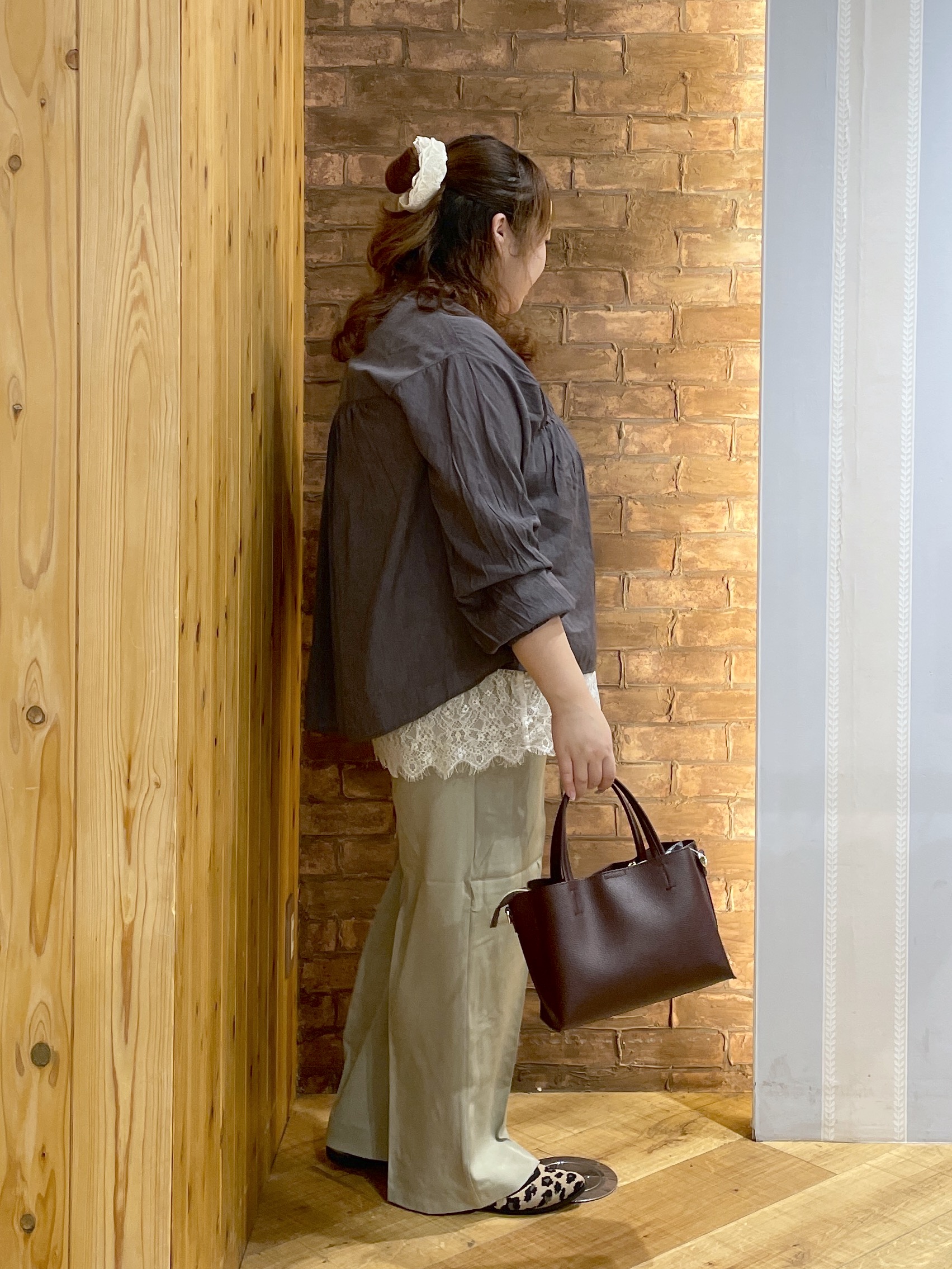 Risaさんの「SHOO･LA･RUE｜【S-LL/洗濯機可】着痩せシルエット シャーリングシャツカーディガン」を使ったコーディネート