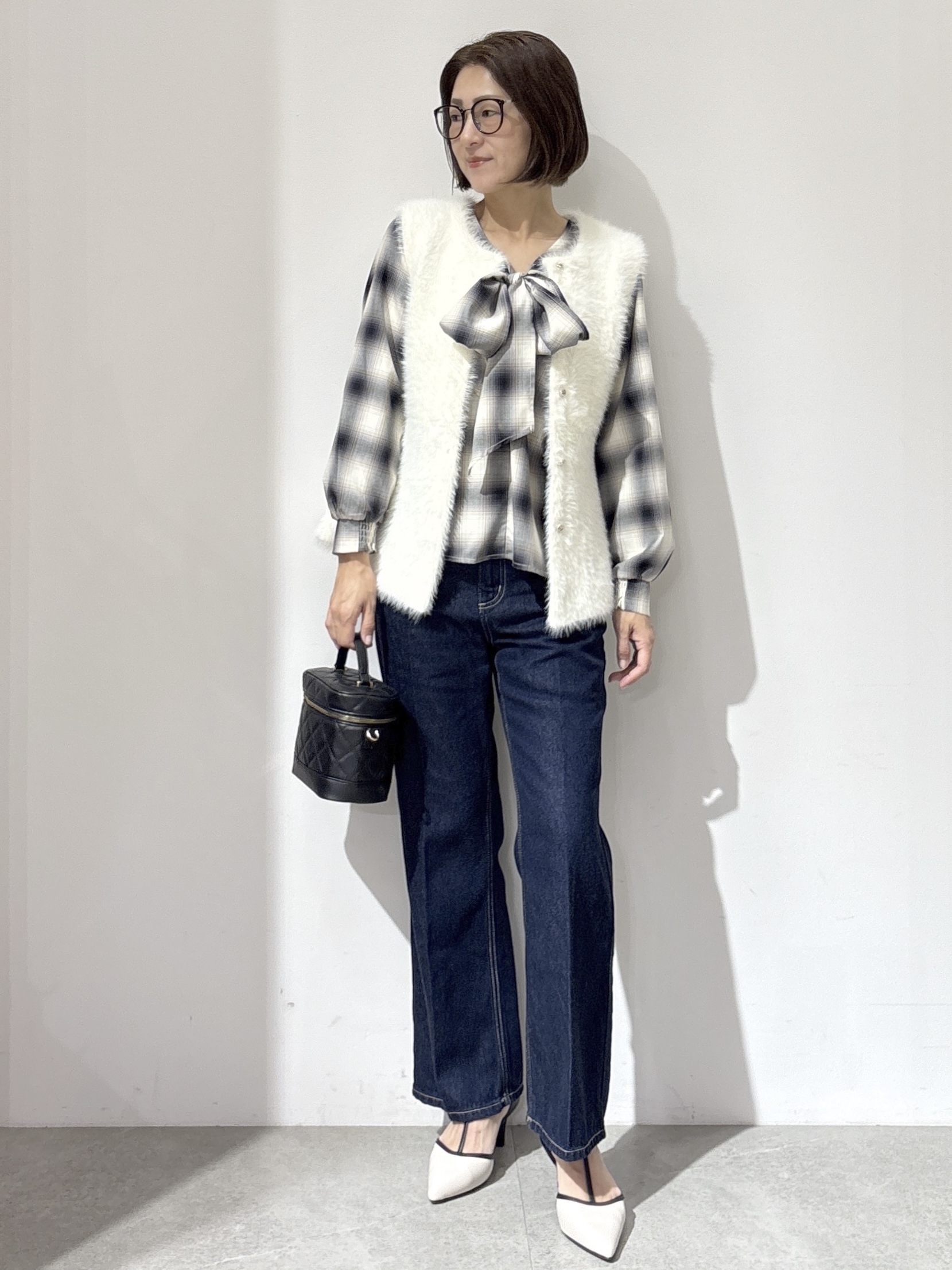NAKAさんの「OPAQUE.CLIP｜フェザーニットペプラムジレ【洗濯機OK】」を使ったコーディネート