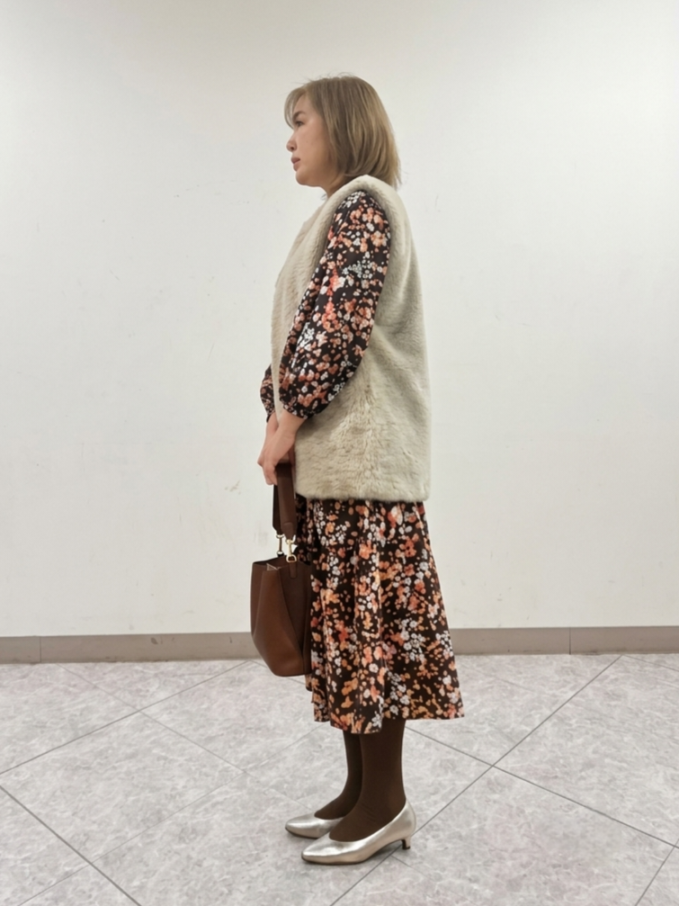 S.xuliさんの「Reflect｜フェイクファーミドル丈ジレ」を使ったコーディネート
