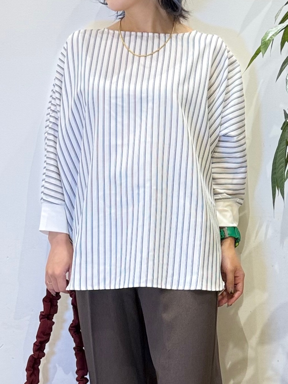 misakiさんの「SHOO･LA･RUE｜【着丈選べる/洗濯後しわになりにくい】インせず着られる ドルマンブラウス」を使ったコーディネート