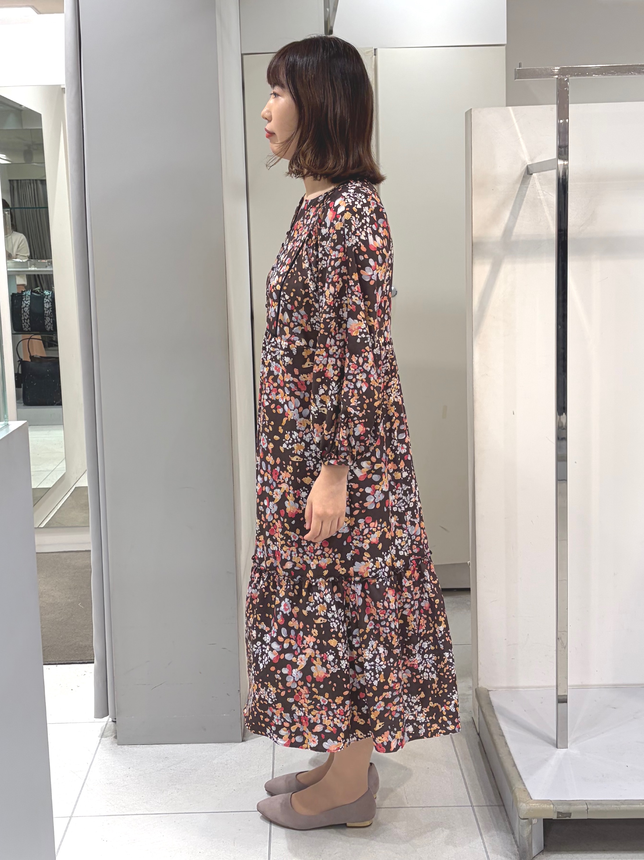 AZUSAさんの「Reflect｜フラワープリント フェミニンワンピース」を使ったコーディネート