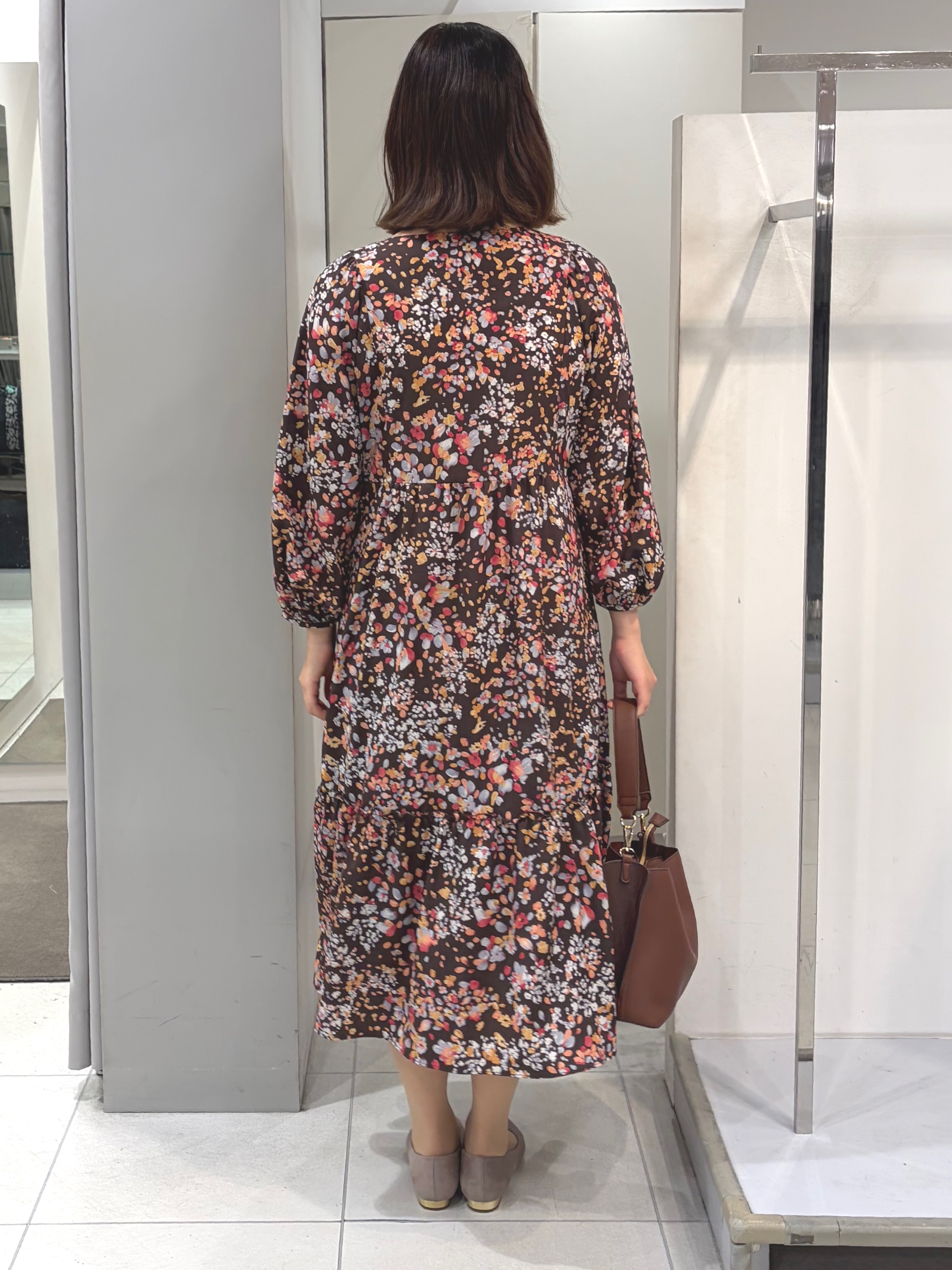 AZUSAさんの「Reflect｜フラワープリント フェミニンワンピース」を使ったコーディネート
