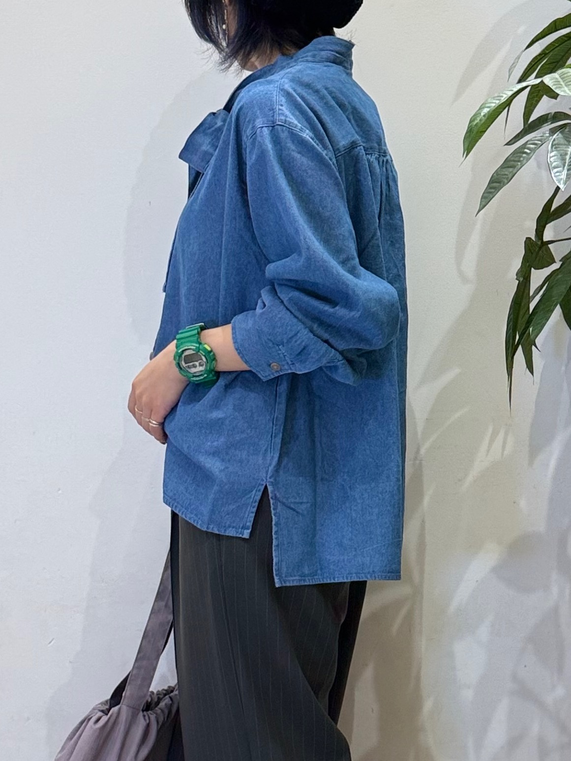 misakiさんの「SHOO･LA･RUE｜【洗濯機可】デニムボウタイリボンシャツ」を使ったコーディネート