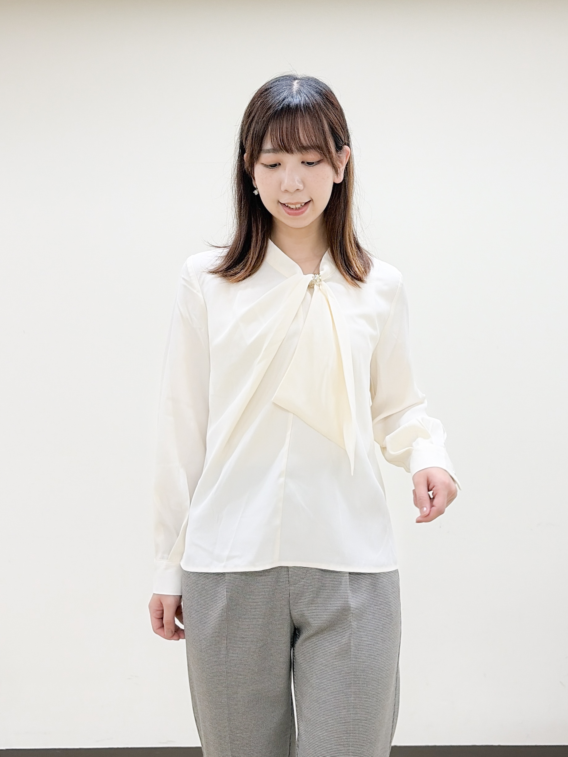 yurinaさんの「index｜バイカラークルーネックカーディガン【洗濯機OK】」を使ったコーディネート