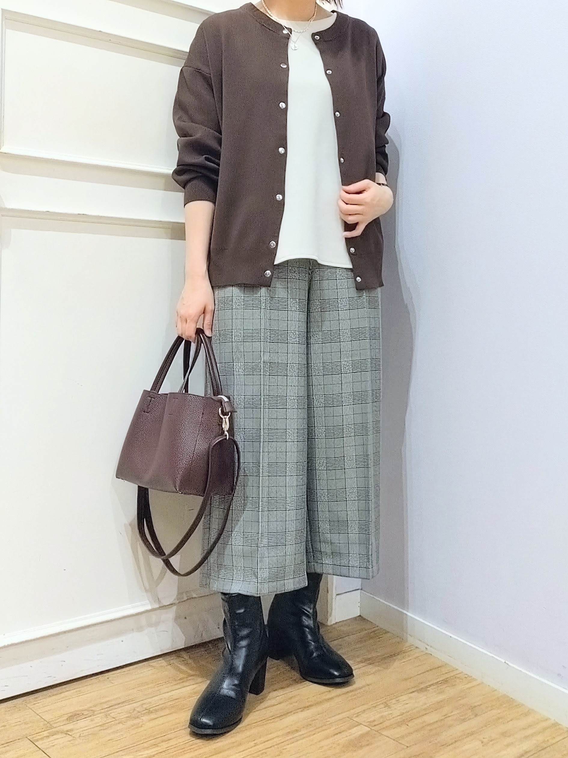 miomioさんの「SHOO･LA･RUE｜【セットアップ可/洗濯機可】軽やかに羽織れる スポンディッシュ ニットカーディガン」を使ったコーディネート