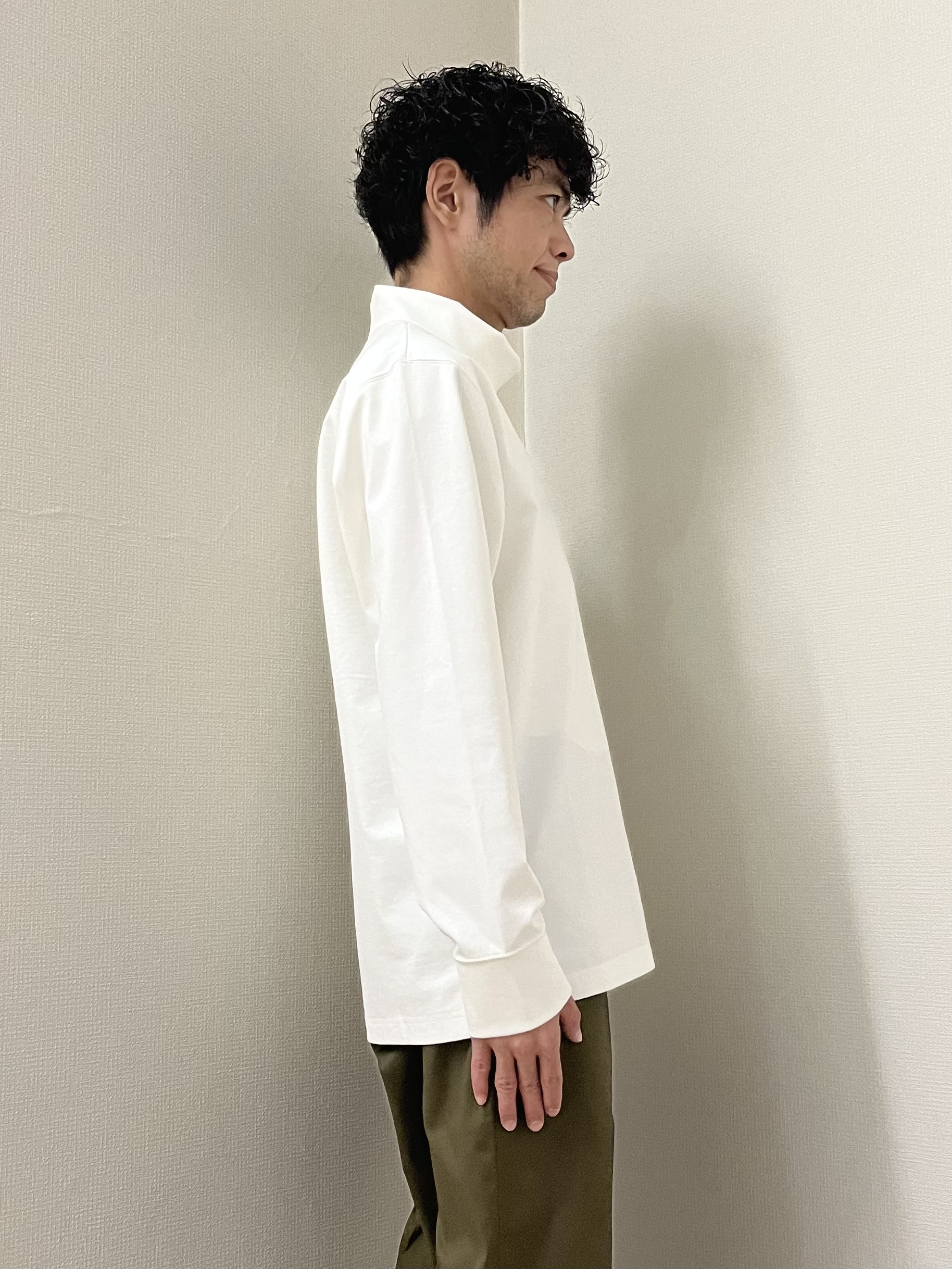 URAさんの「TAKEO KIKUCHI｜【BOWLER HAT LABEL】ジップアップ スウェットパーカー」を使ったコーディネート